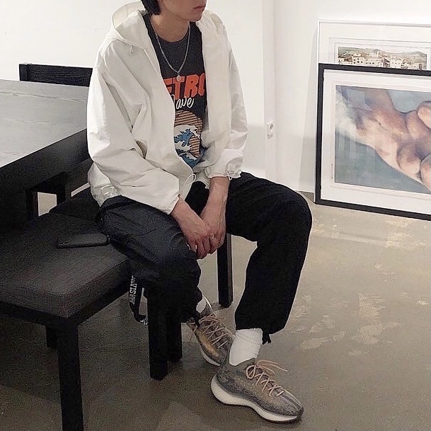 Adidas Yeezy Boost 380 Mist - Reflective 착용 스타일