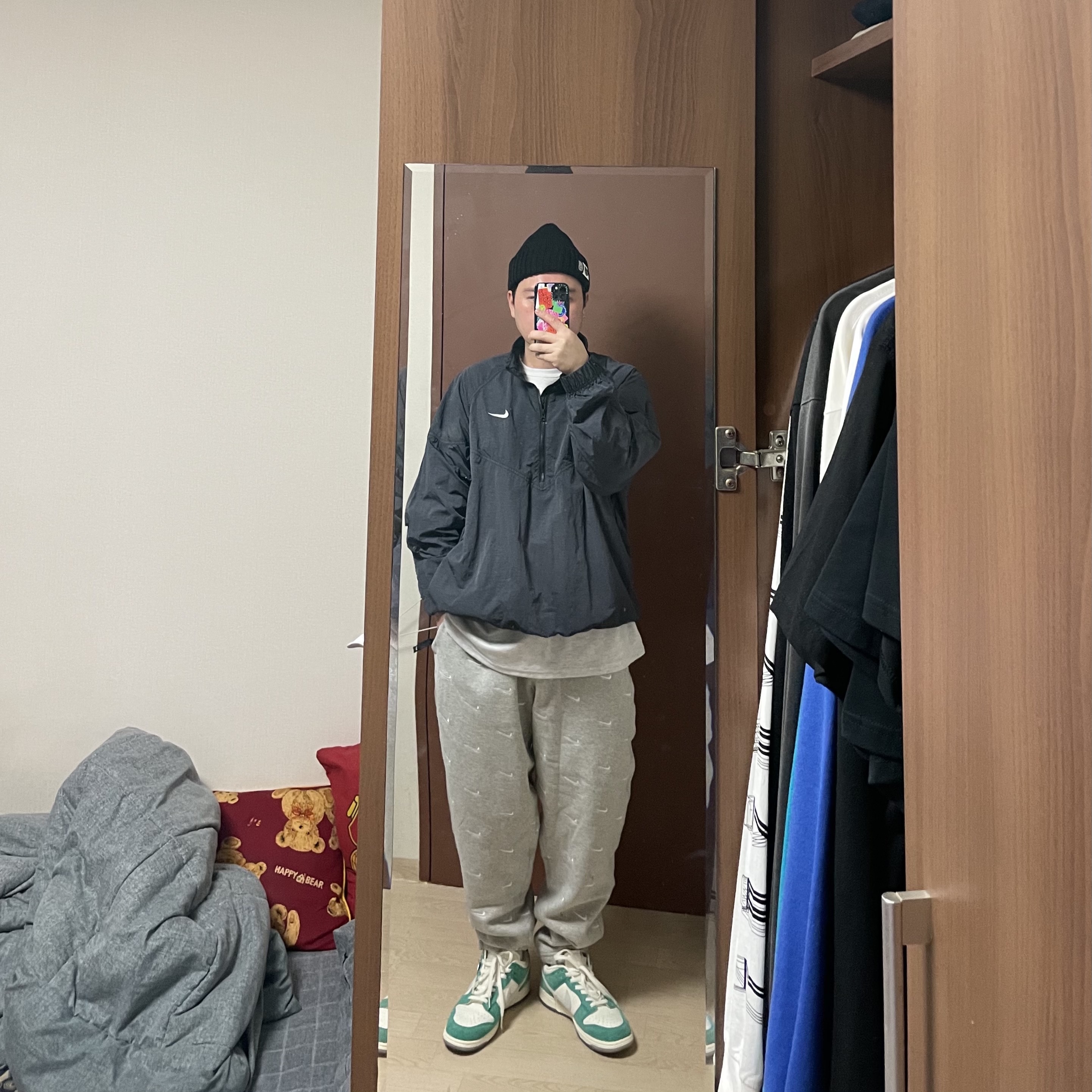Nike x Stussy Windrunner Jacket Off Noir, Nike x Kasina Dunk Low Road Sign - Kasina Exclusive 착용 스타일