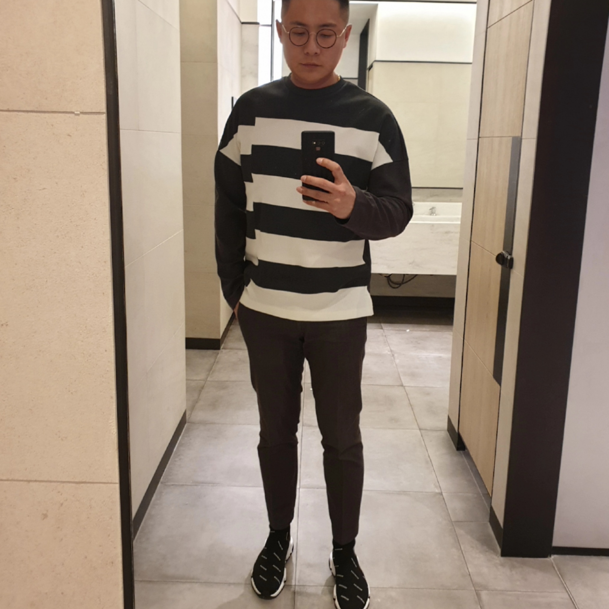 Balenciaga Speed Trainer Black White 2020 착용 스타일 - 2