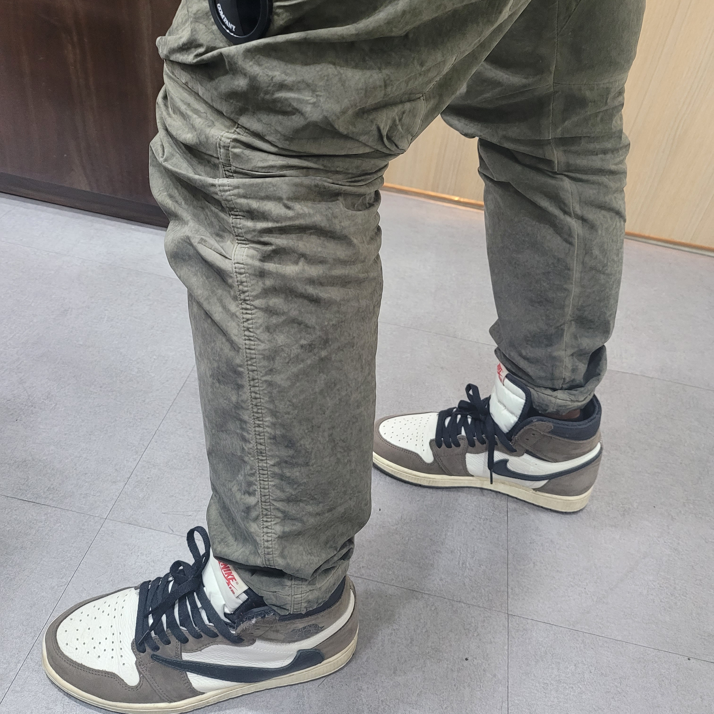 Jordan 1 x Travis Scott Retro High OG SP Mocha 착용 스타일