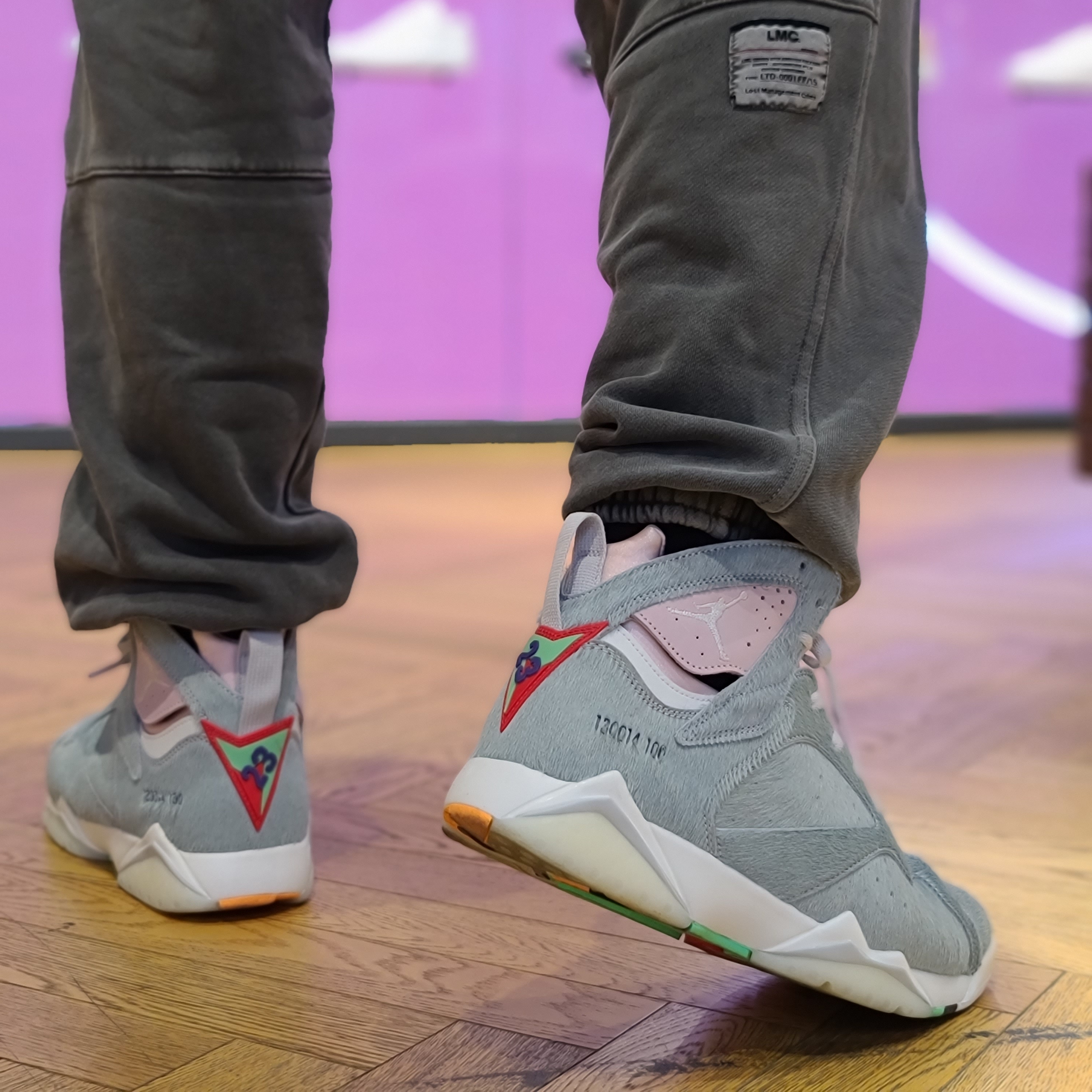 Jordan 7 Retro SE Hare 2.0 착용 스타일 - 2