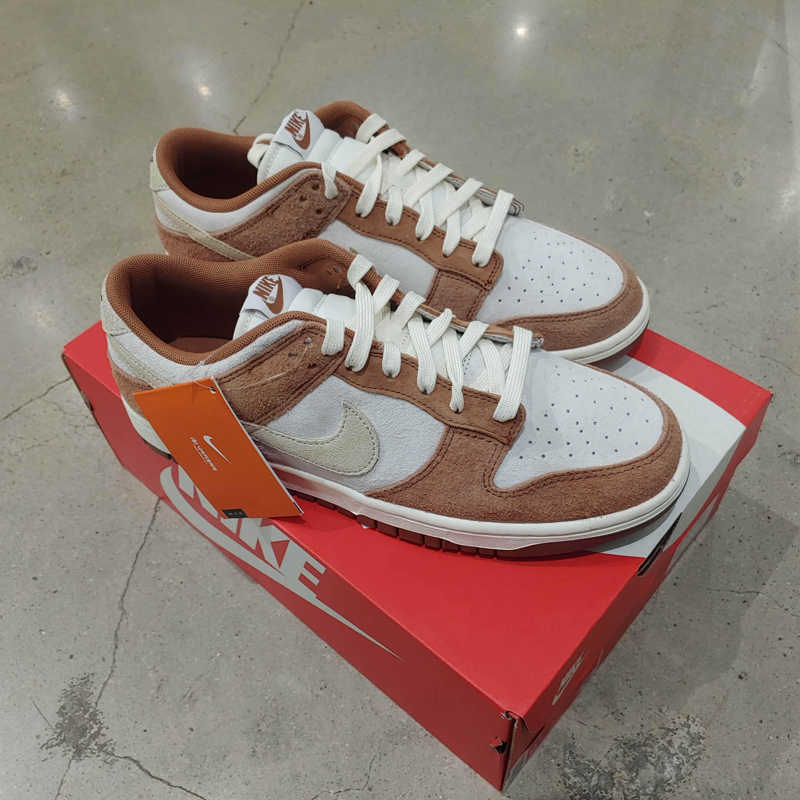 Nike Dunk Low Pro Premium Medium Curry 착용 스타일