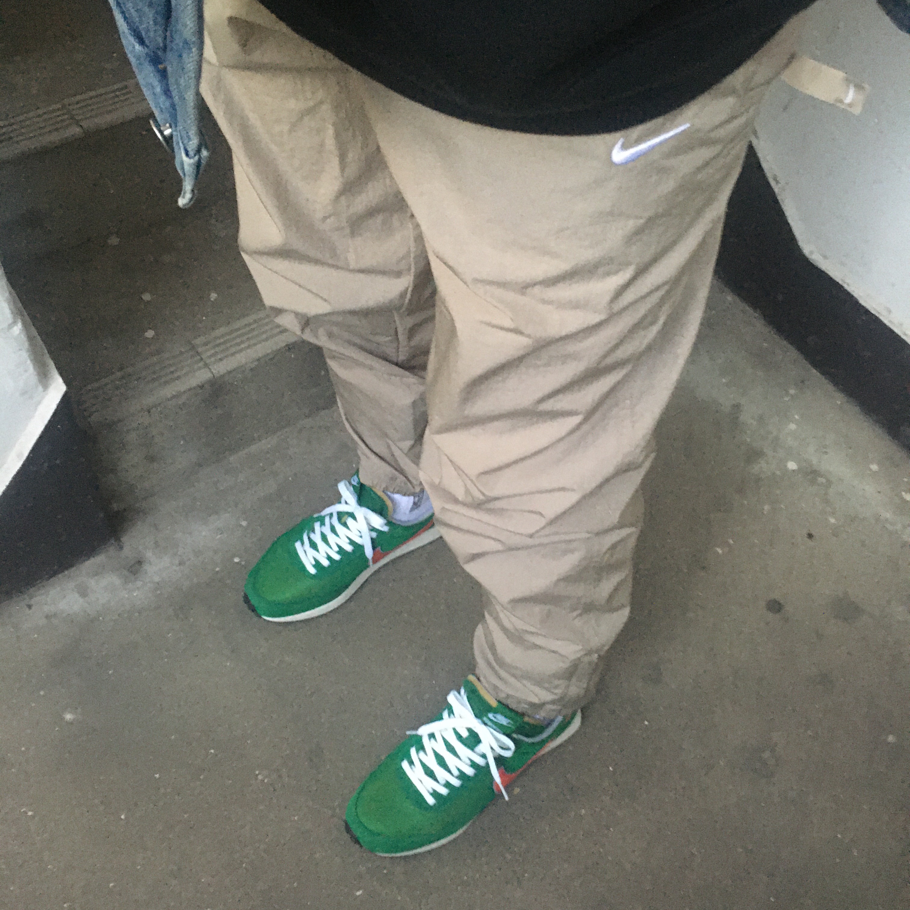 Nike x Stranger Things Tailwind 79 Hawkins High School 착용 스타일