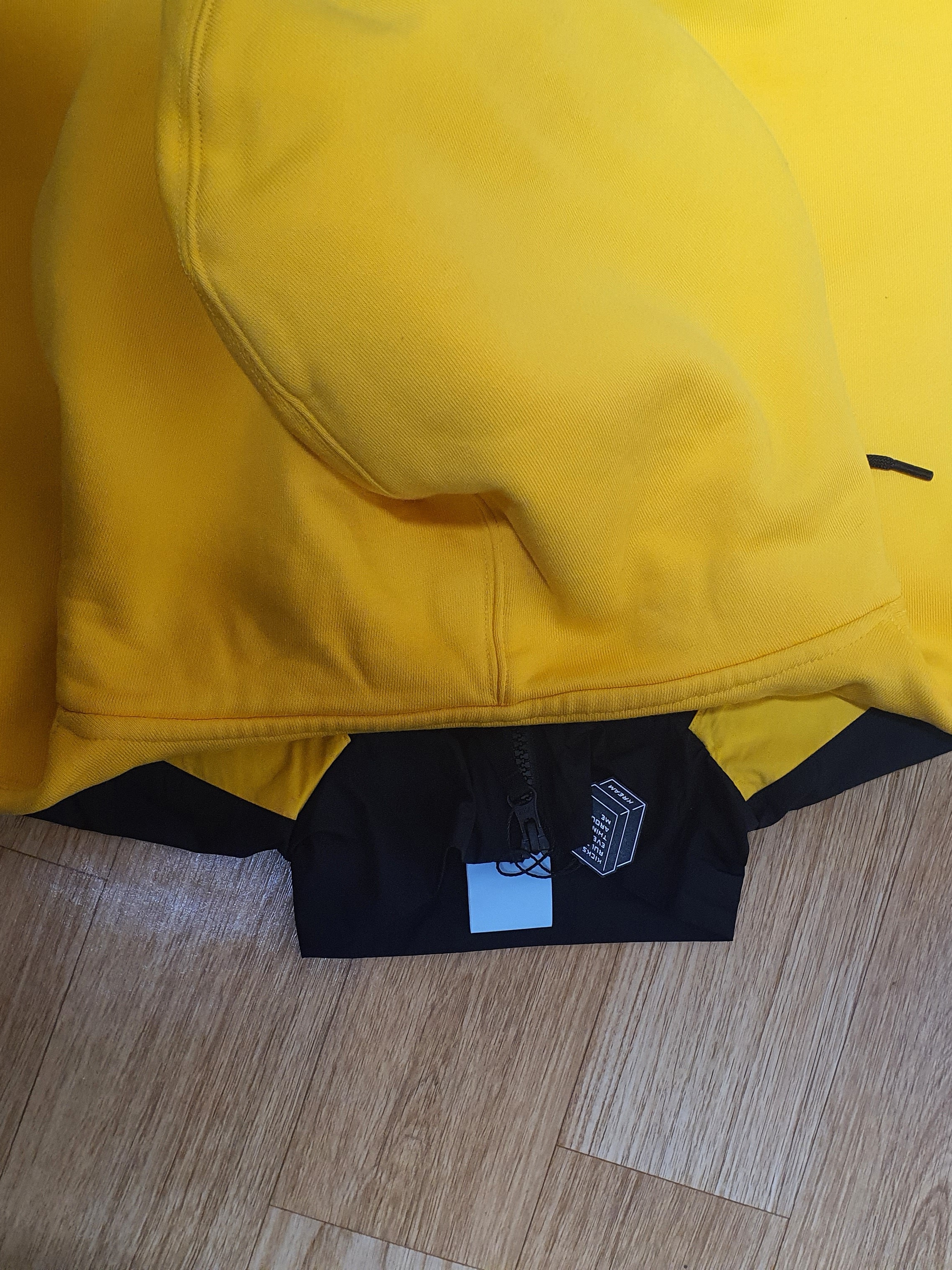 Nike x Drake Nocta Essential Track Jacket - Asia, Nike x Drake Nocta Essential Hoodie University Gold - US/EU 착용 스타일 - 4
