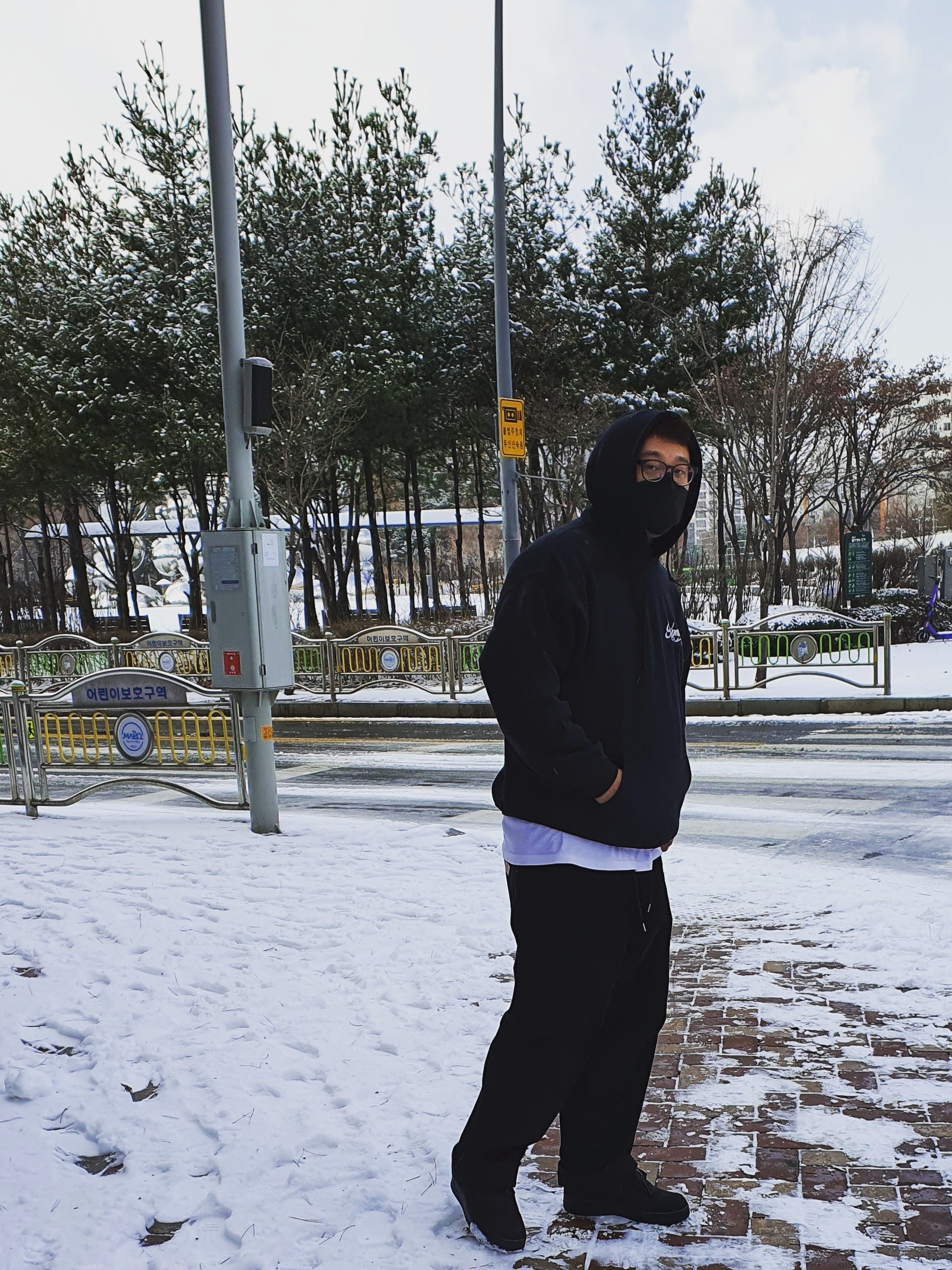Nike x Stussy Air Force 1 Low Triple Black 착용 스타일