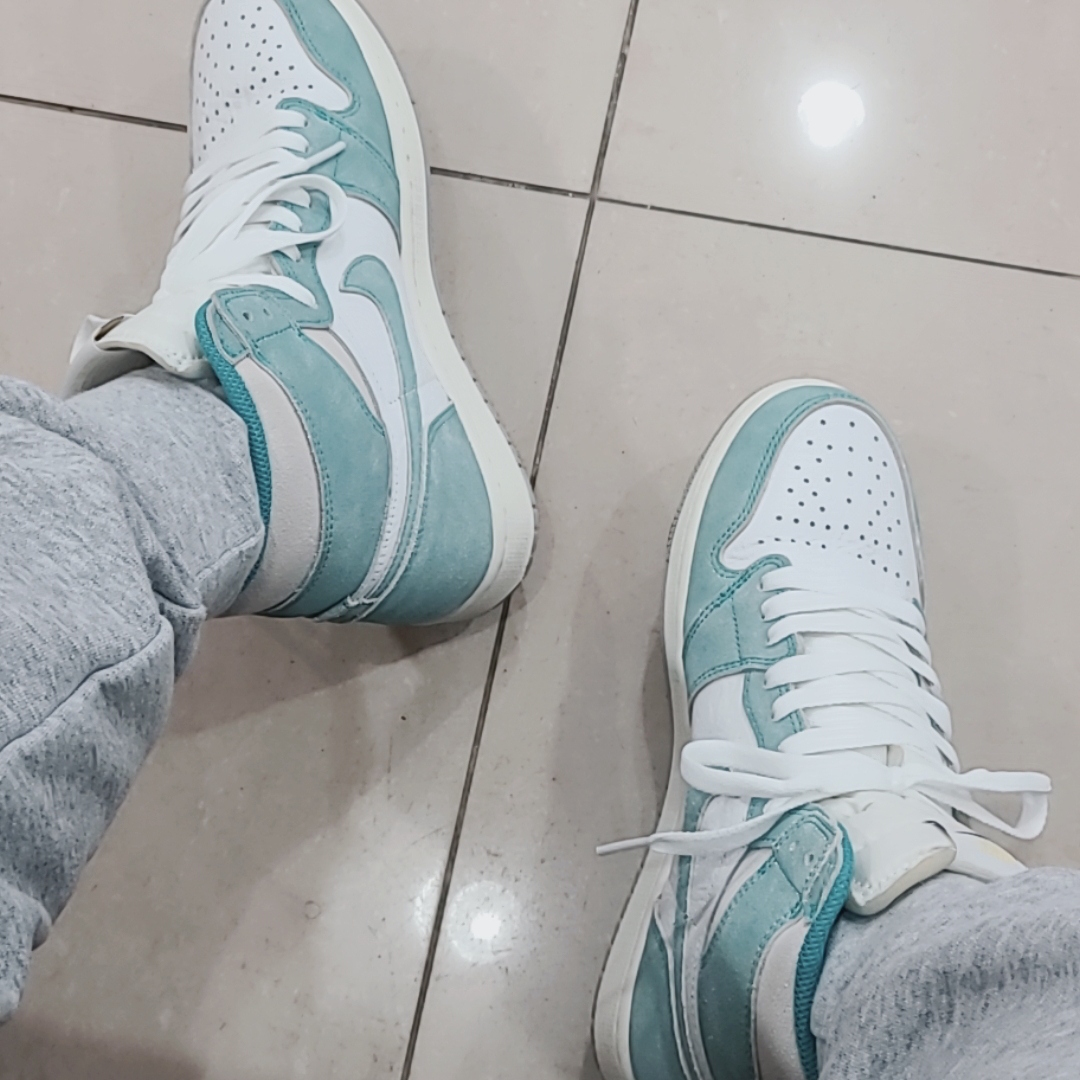 Jordan 1 Retro High OG Turbo Green 착용 스타일