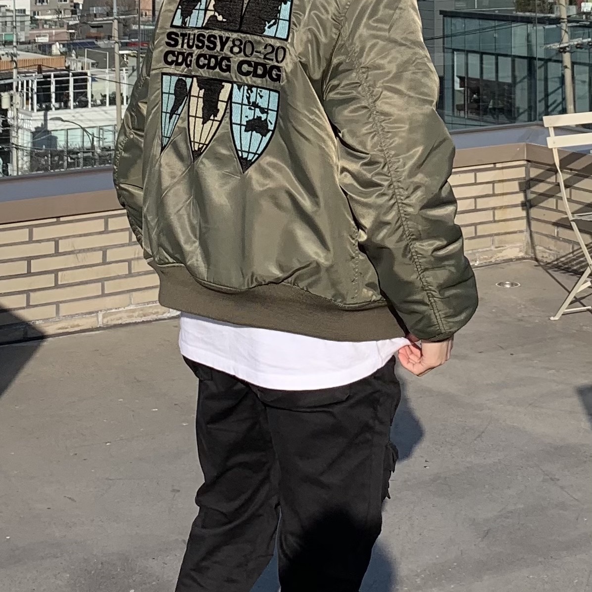 Jordan 1 Retro High OG Black Mocha, Stussy x CDG MA-1 Jacket Olive 착용 스타일 - 2