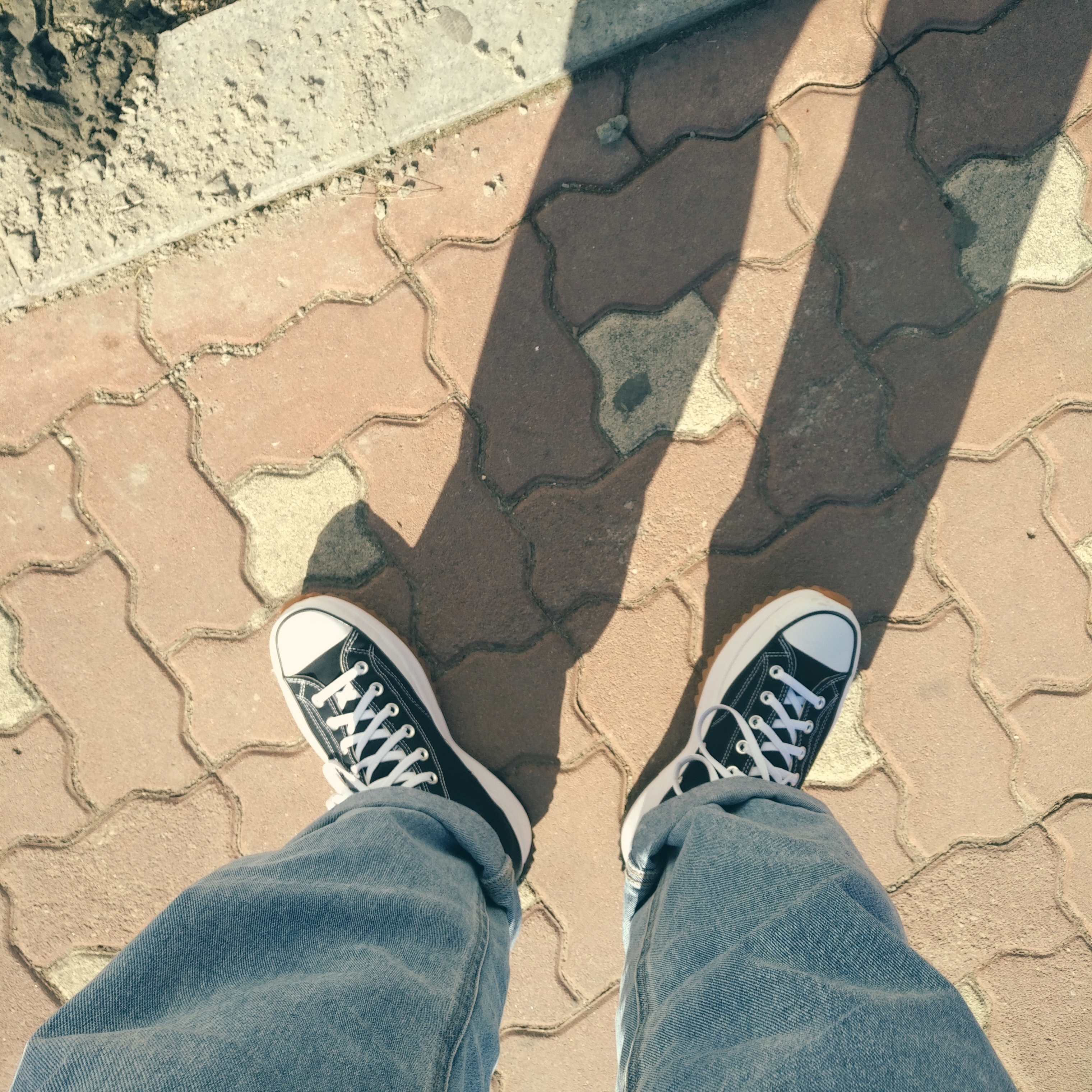 Converse Run Star Hike Hi Black White Gum 착용 스타일