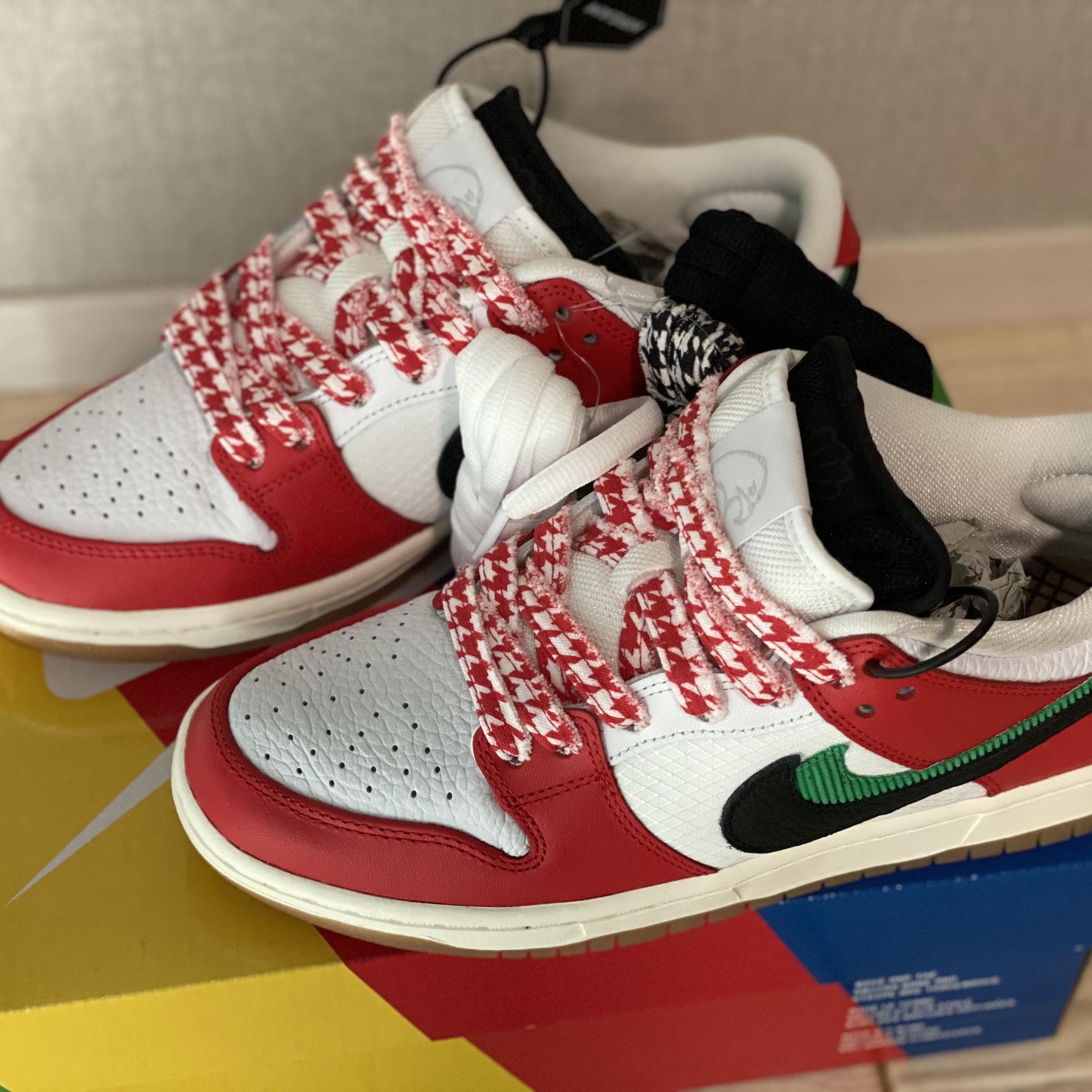 Nike x Frame Skate SB Dunk Low Pro Habibi 착용 스타일