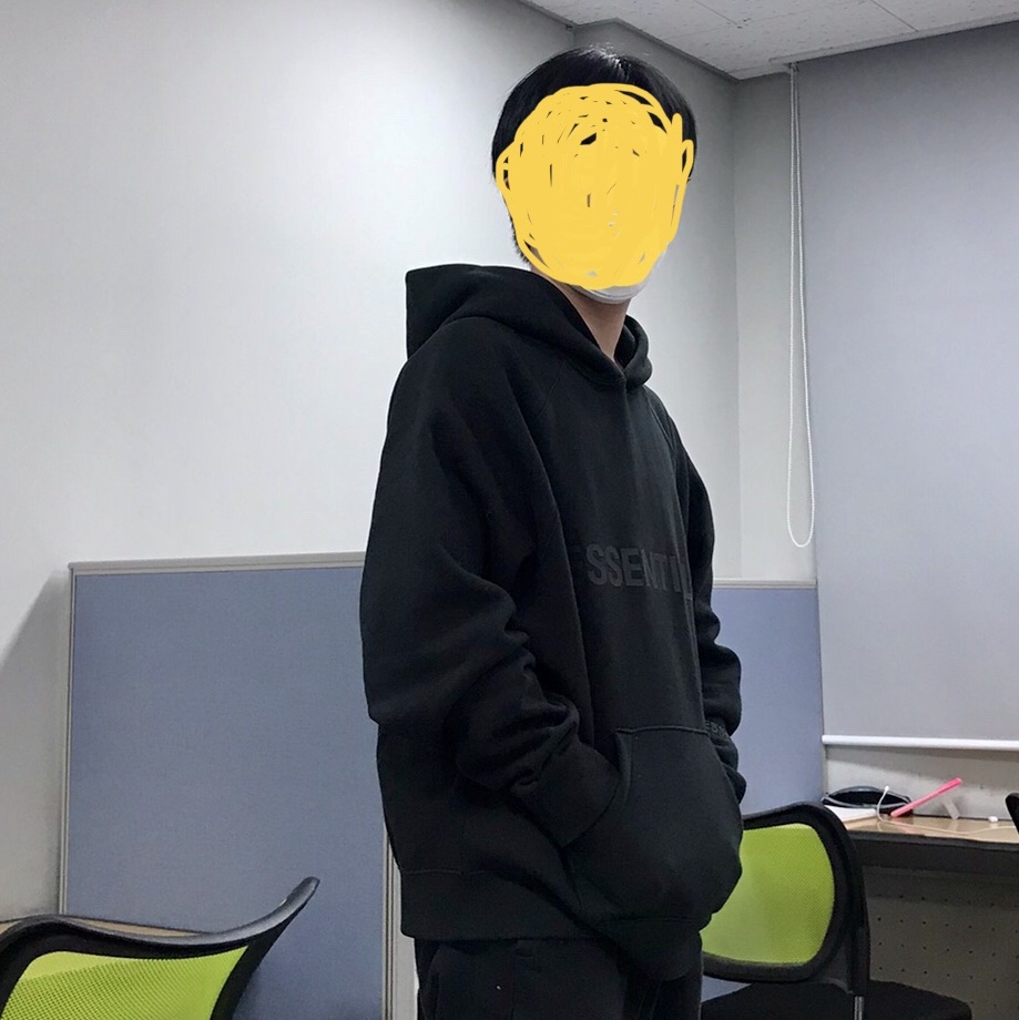 Essentials 3D Silicon Applique Pullover Hoodie Dark Slate/Black 2020 착용 스타일