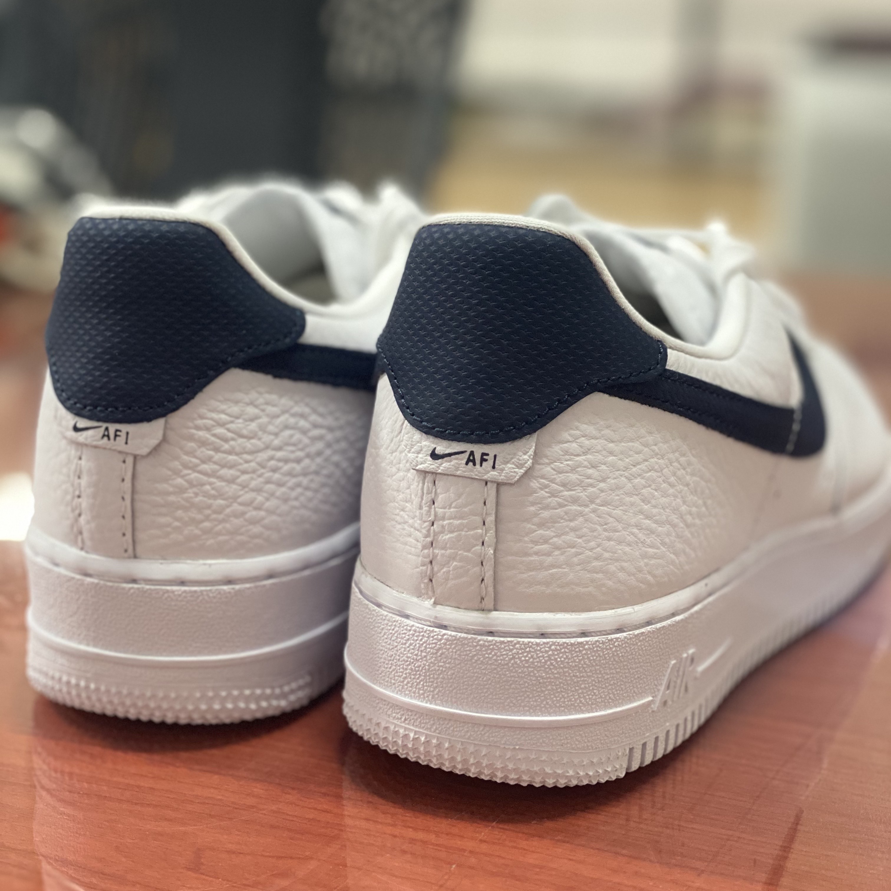 Nike Air Force 1 '07 Craft White & Obsidian 착용 스타일 - 3
