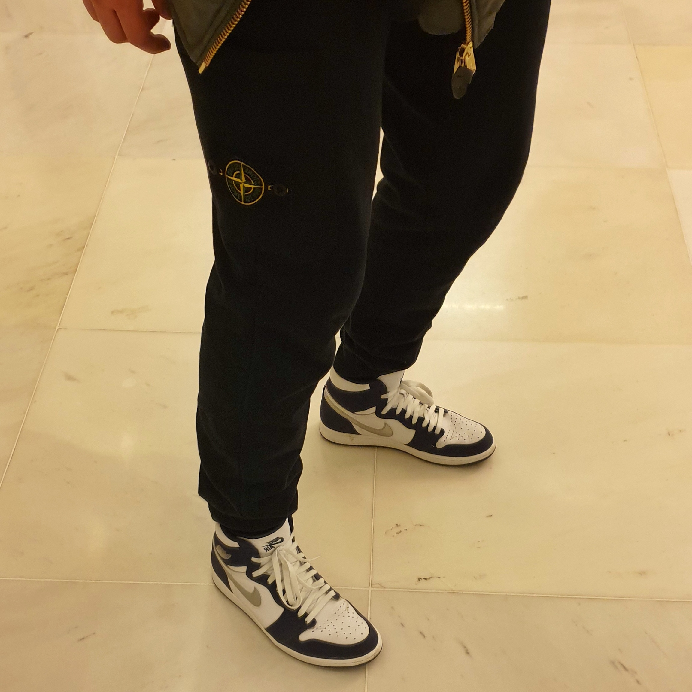 Jordan 1 Retro High OG CO.JP Midnight Navy 착용 스타일 - 2