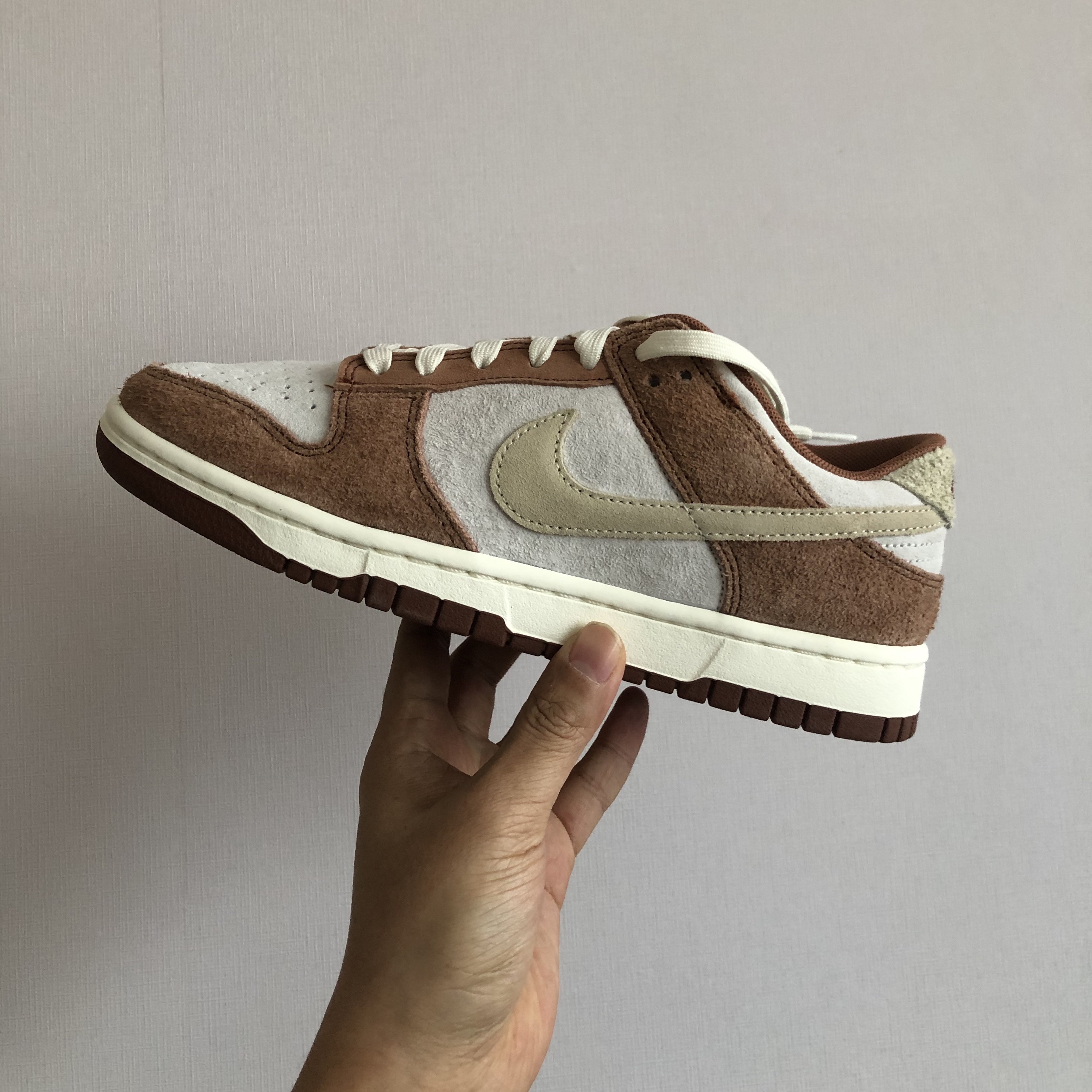 Nike Dunk Low Pro Premium Medium Curry 착용 스타일 - 2