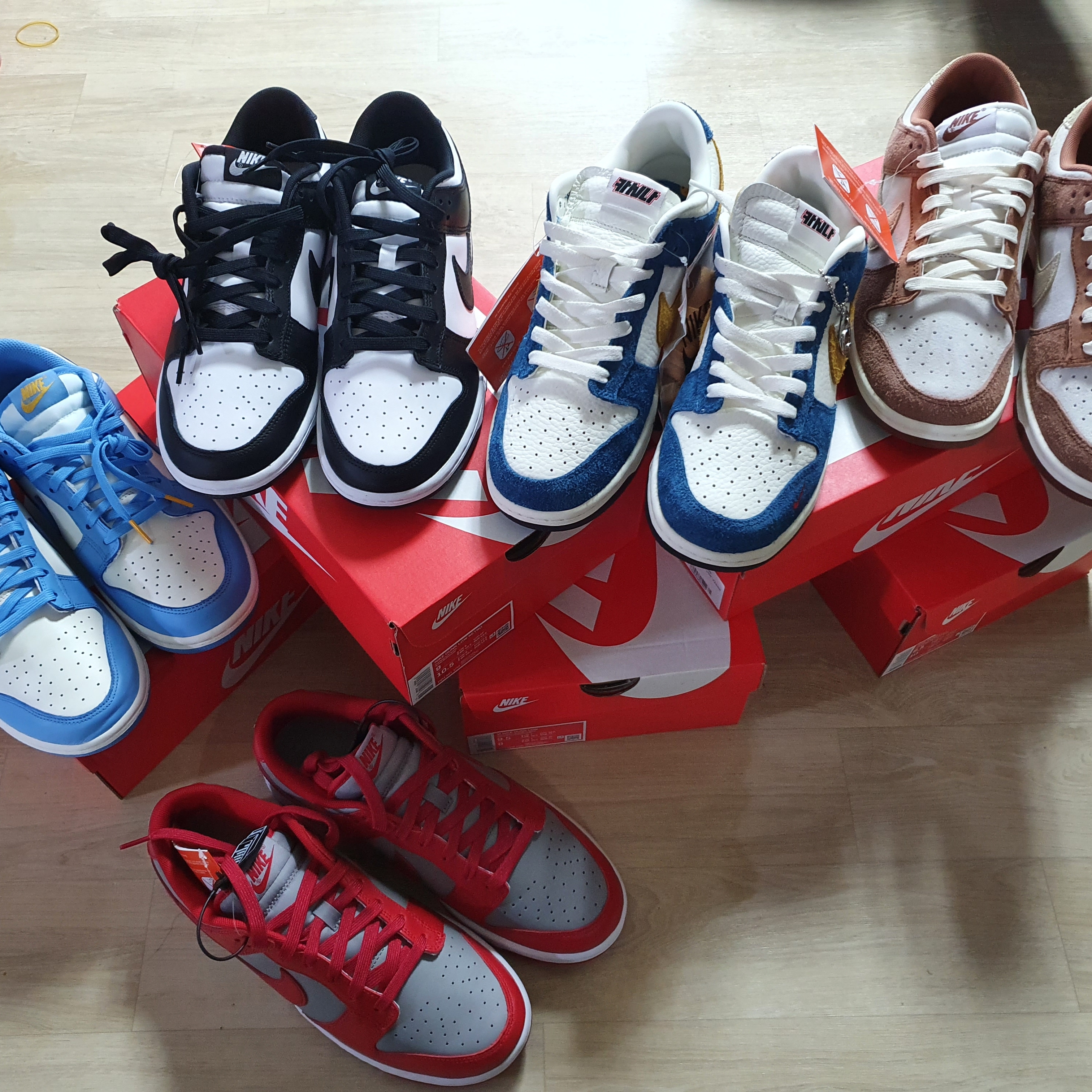 Nike Dunk Low Pro Premium Medium Curry, Nike x Kasina Dunk Low 80's Bus 착용 스타일