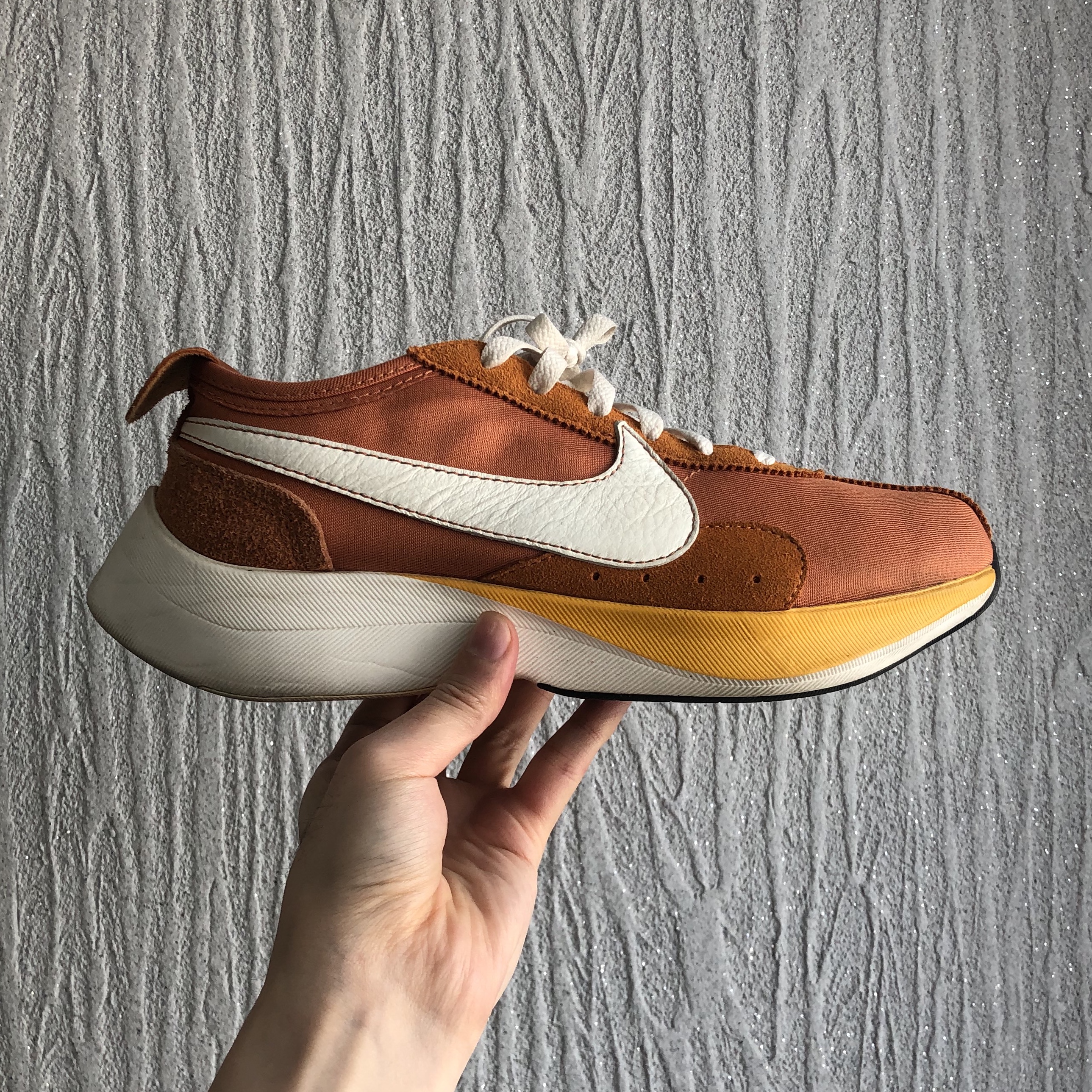 Nike Moon Racer Monarch 착용 스타일 - 1