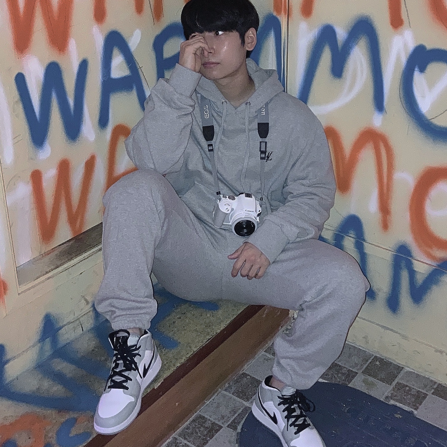 Jordan 1 Mid Light Smoke Grey 착용 스타일