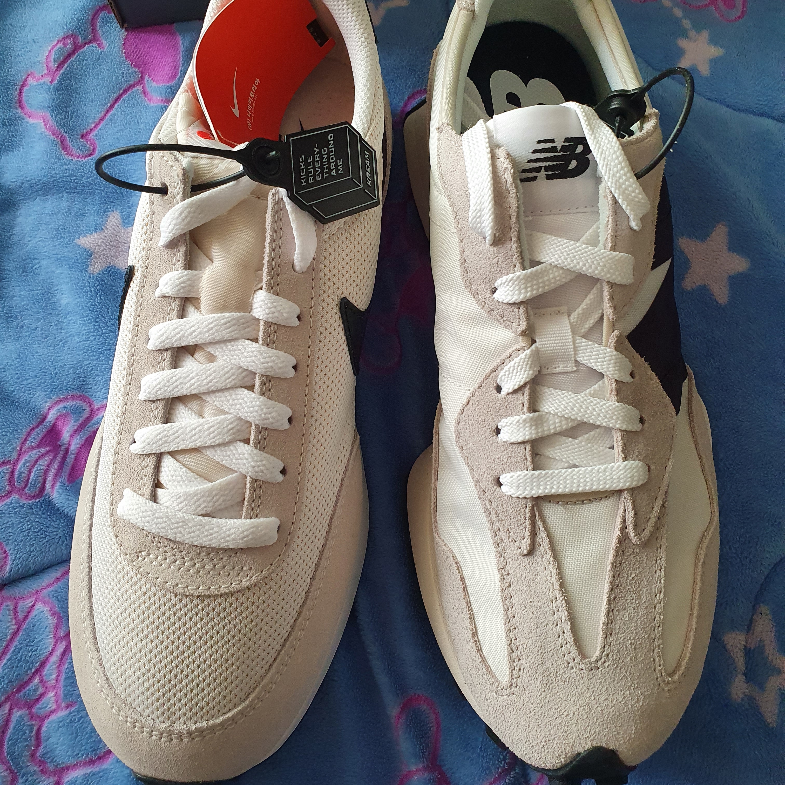 Nike Air Tailwind 79 White Phantom Black, New Balance 327 White Black 착용 스타일 - 2