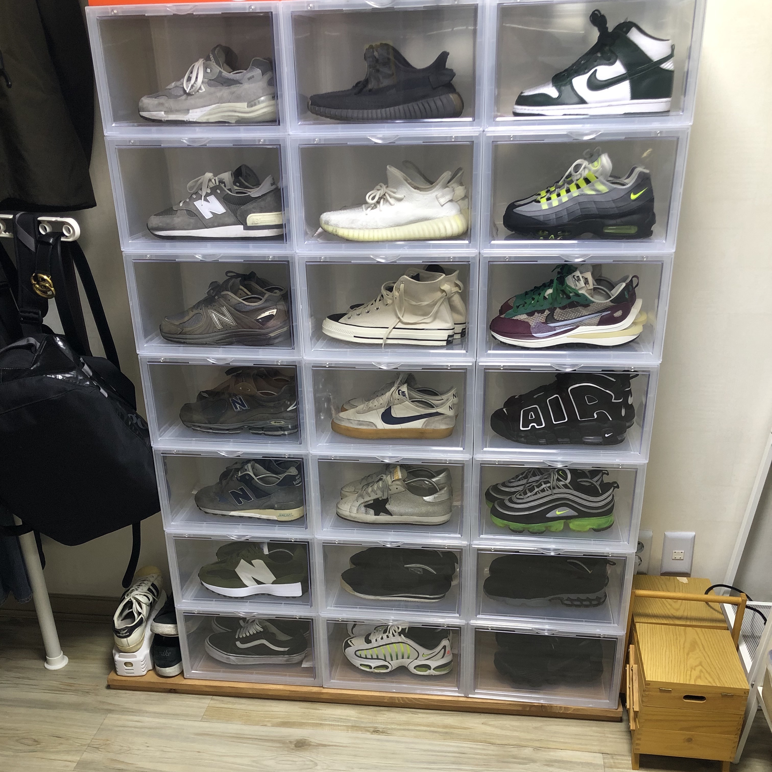 Nike x Sacai VaporWaffle String & Black Villain Red, Nike Air Max 95 OG Neon Yellow 2020 착용 스타일