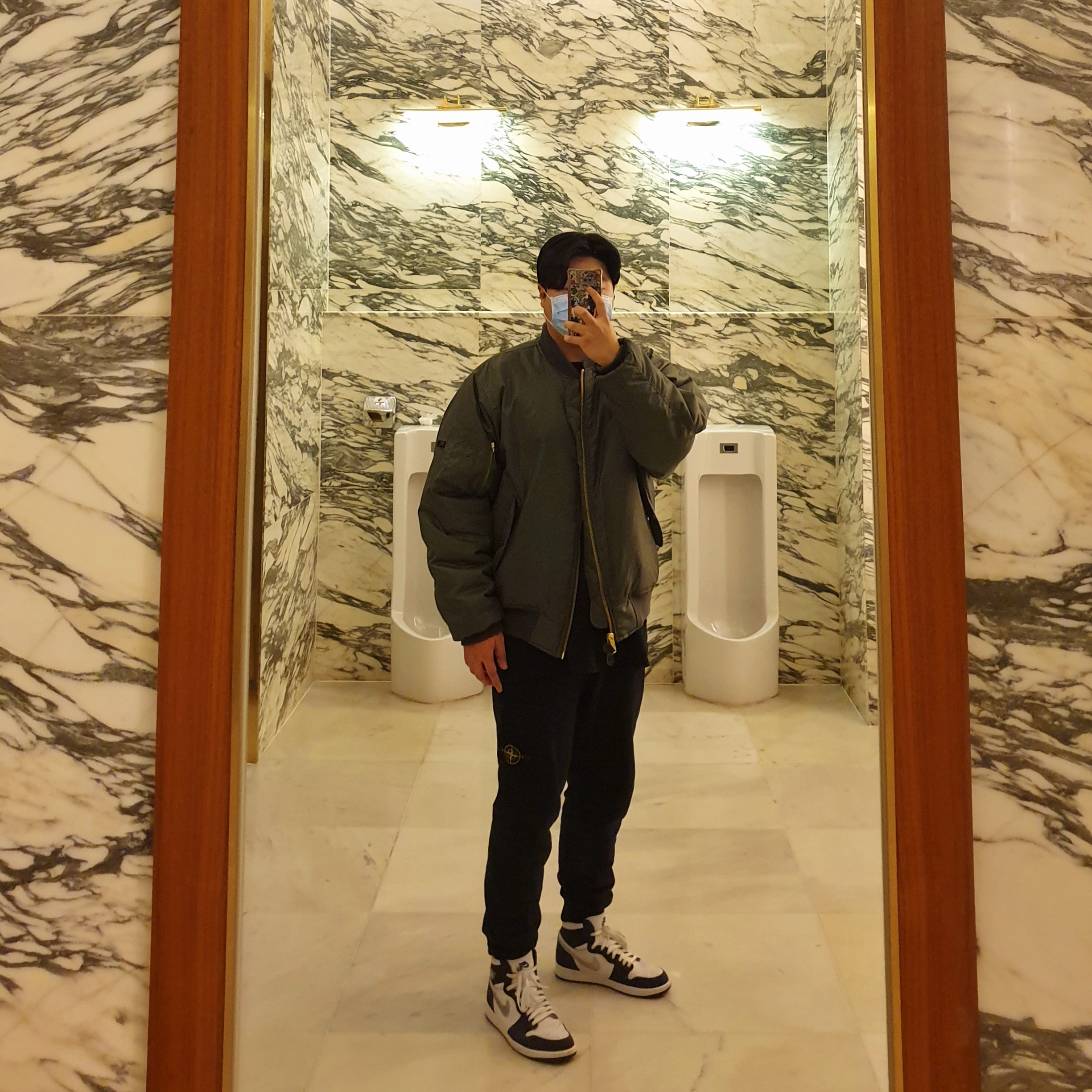 Jordan 1 Retro High OG CO.JP Midnight Navy 착용 스타일 - 1