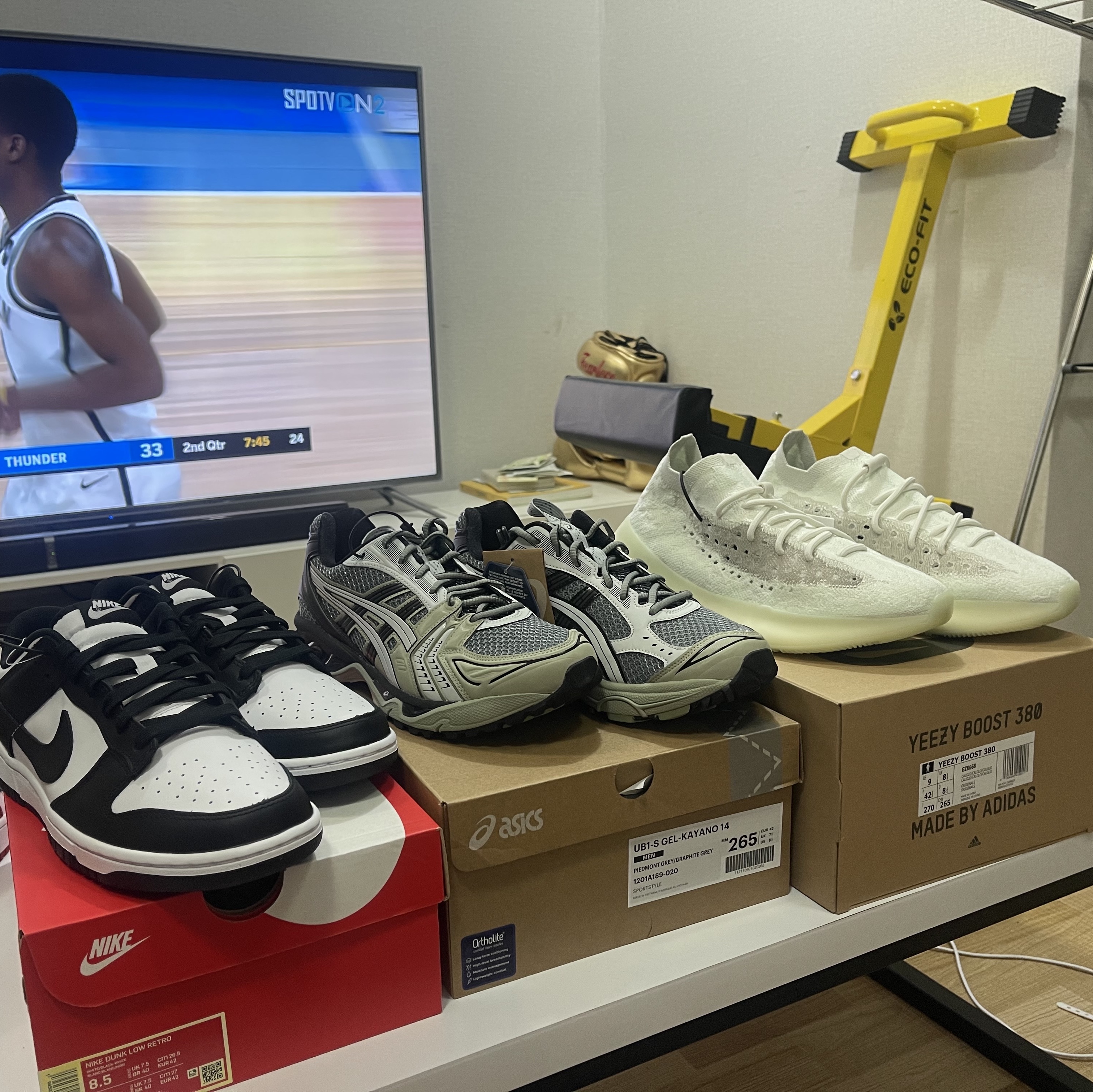 Nike Dunk Low Retro Black, Asics UB1-S Gel-Kayano 14 Piedmont Grey 착용 스타일 - 1