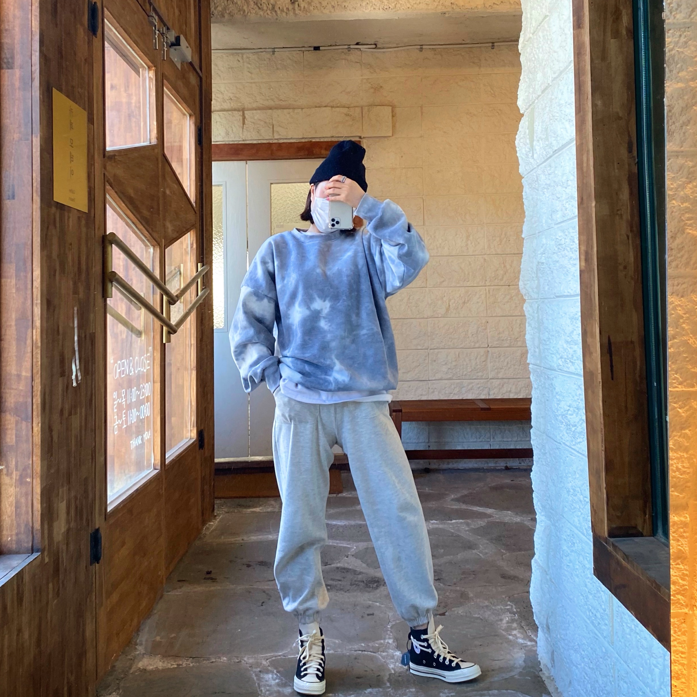 Converse x Fear of God Essentials Chuck 70 Hi Black 착용 스타일 - 1