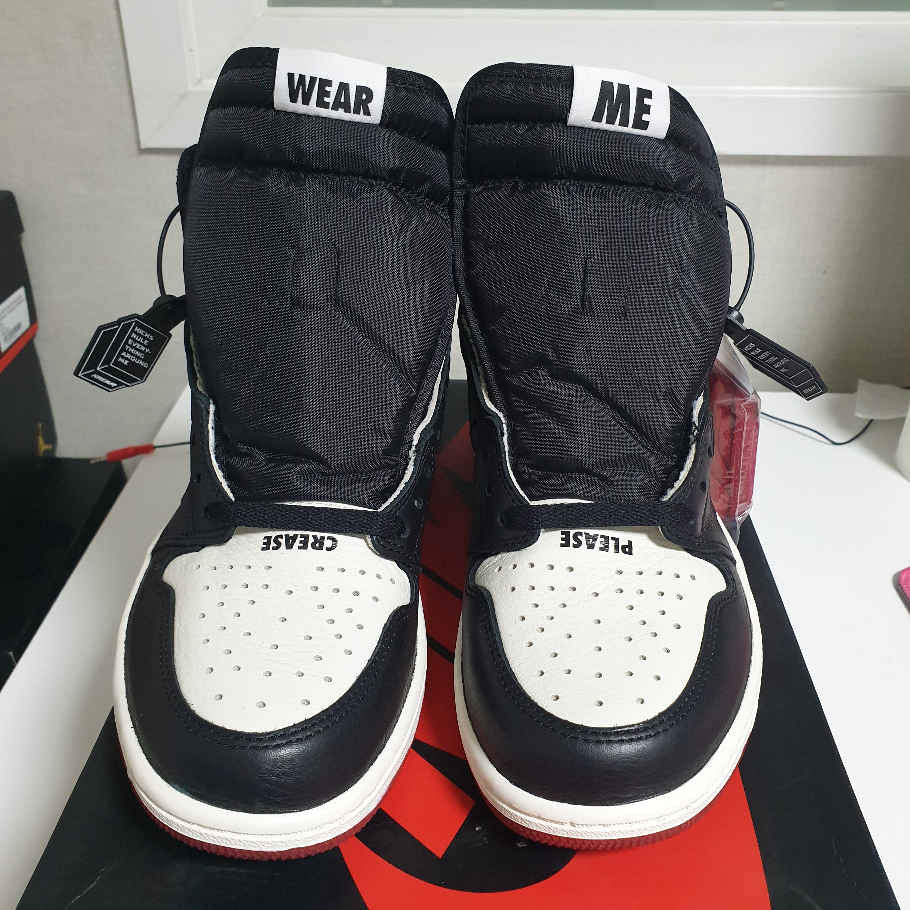 Jordan 1 Retro High Not for Resale Varsity Red 착용 스타일 - 4