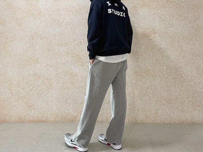 Nike Initiator Metallic Silver Black, IAB Studio Hoodie Navy - 21SS 착용 스타일 - 1