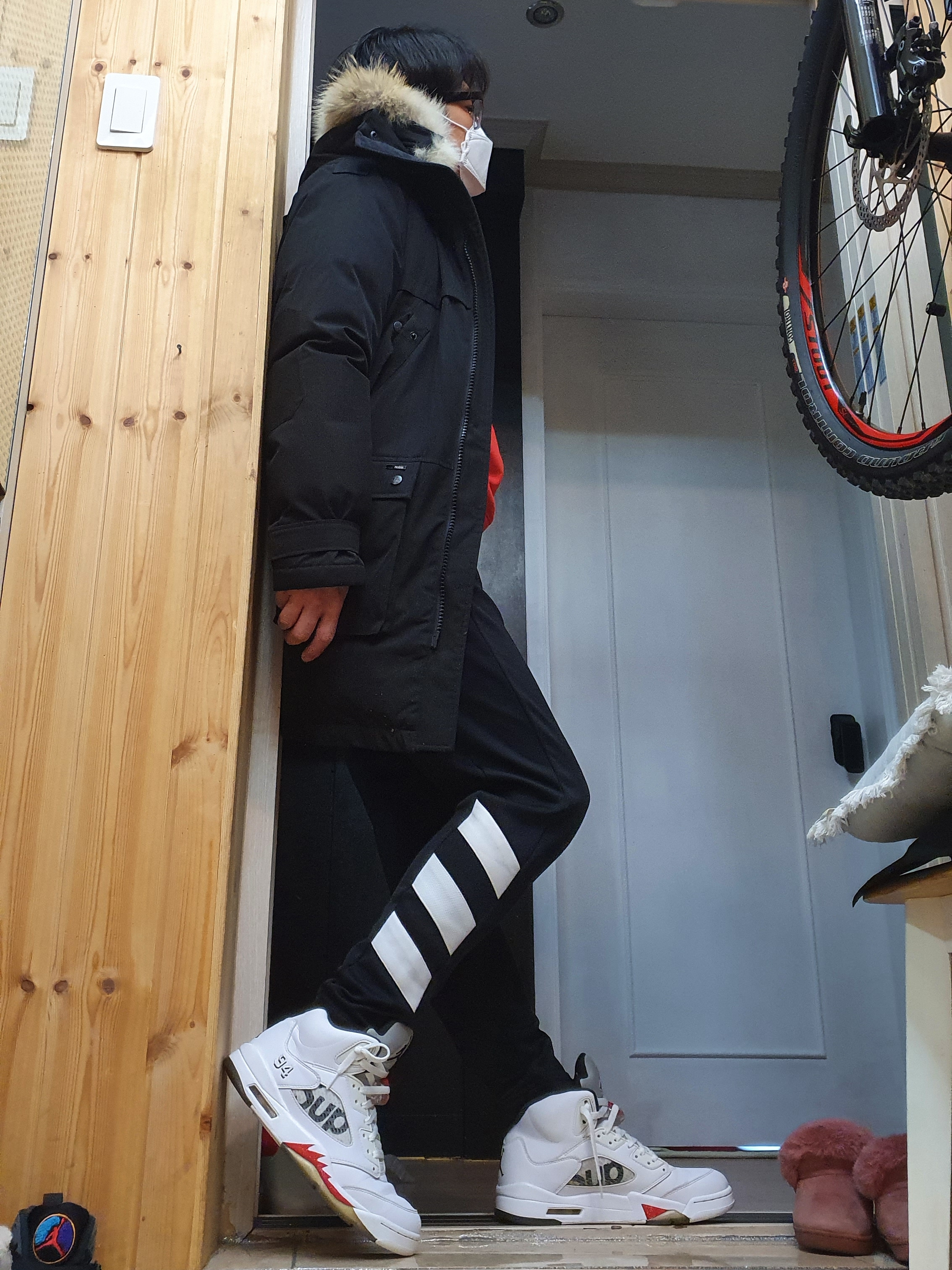 Jordan 5 x Supreme Retro White 착용 스타일