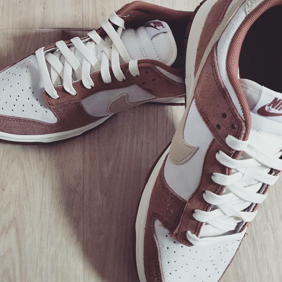 Nike Dunk Low Pro Premium Medium Curry 착용 스타일 - 2