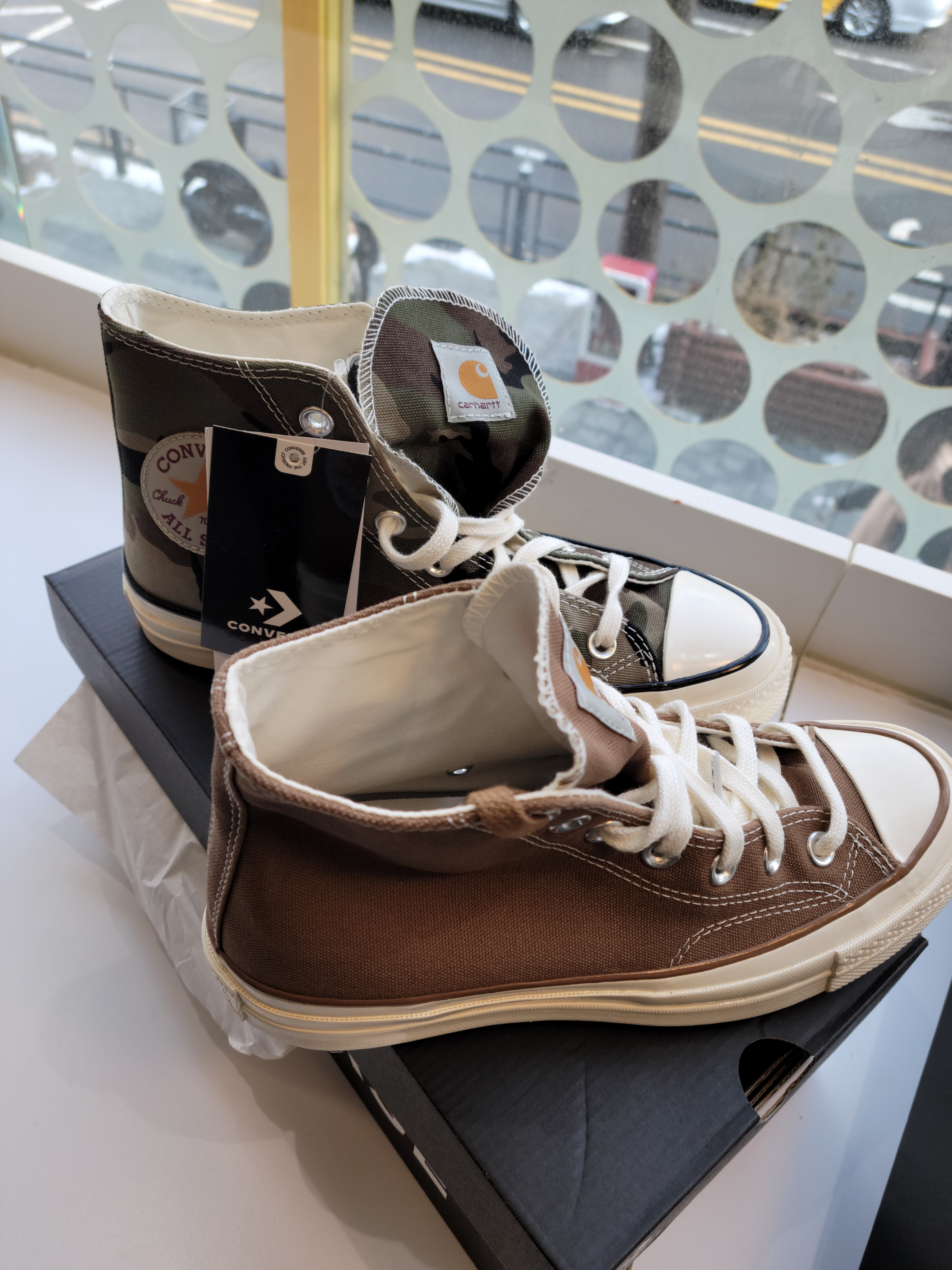 Converse x Carhartt WIP Chuck 70 High Hamilton Brown, Converse x Carhartt WIP Chuck 70 High Covert Green 착용 스타일 - 2
