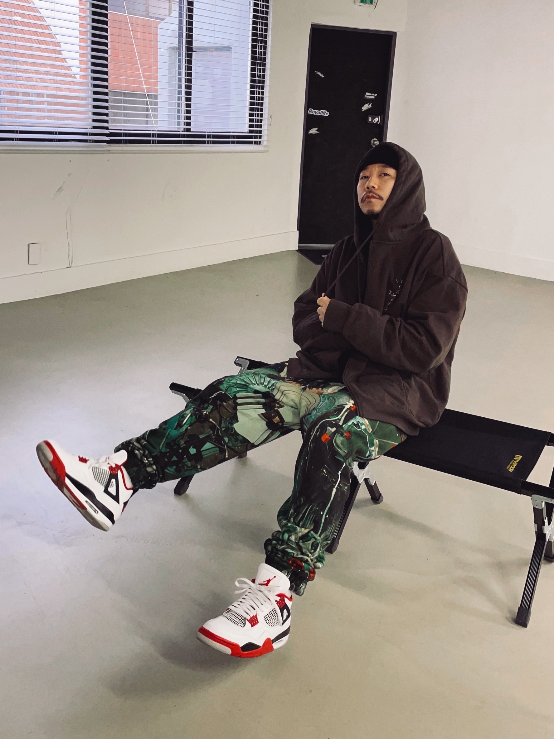 Jordan 4 Retro OG Fire Red 2020 착용 스타일 - 1