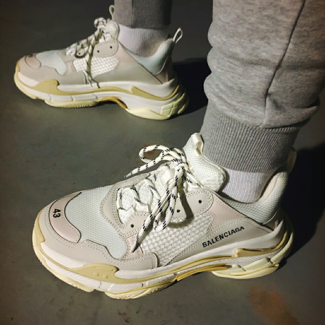 Balenciaga Triple S White 2018 착용 스타일 - 5