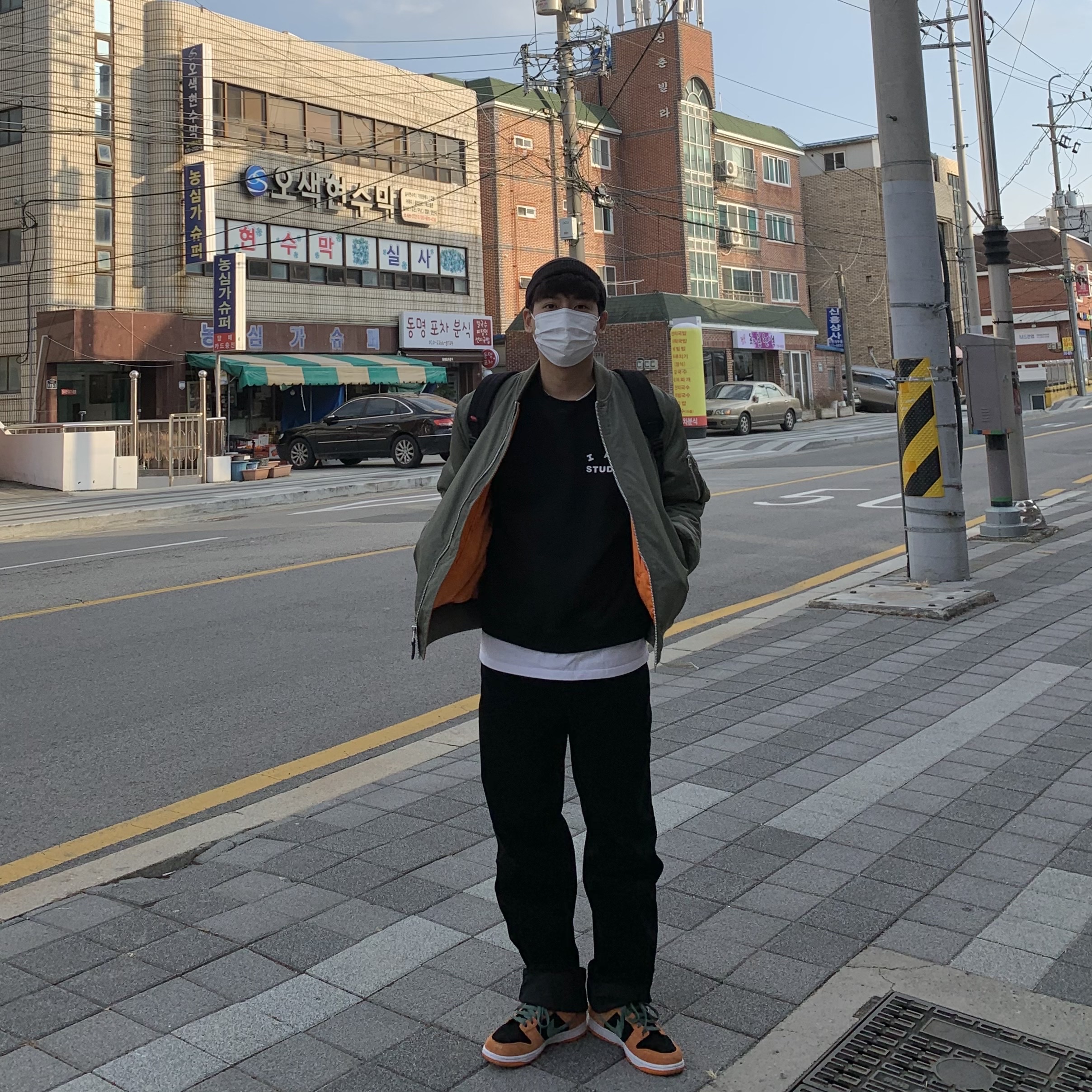 Stussy x CDG MA-1 Jacket Olive, Nike Dunk Low SP Ceramic 착용 스타일