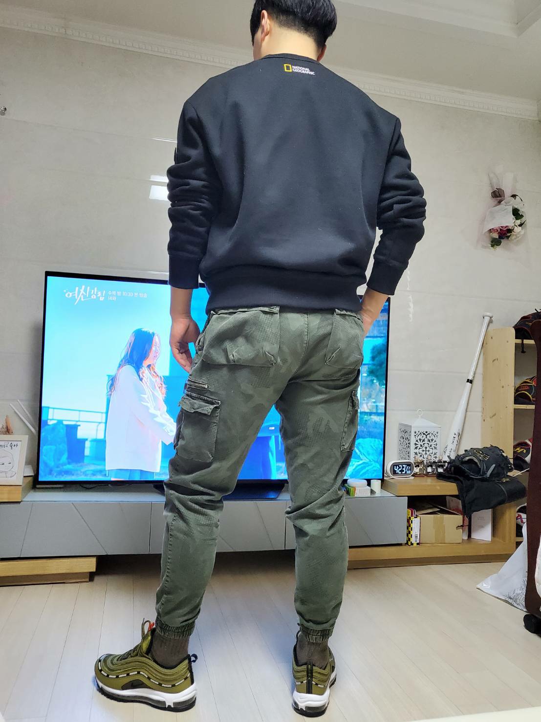 Nike x Undefeated Air Max 97 Militia Green 착용 스타일
