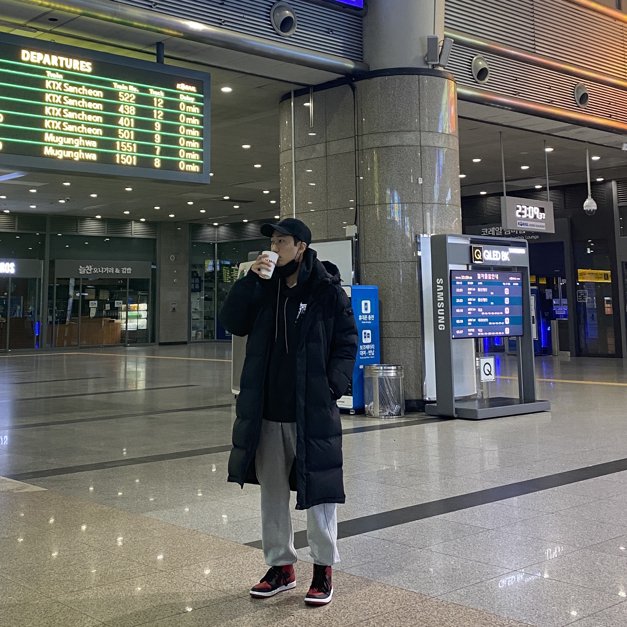 Jordan 1 Mid Bred Banned 2020 착용 스타일 - 3