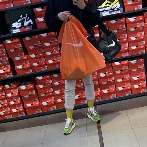 Nike x Sacai LDWaffle Green Multi 착용 스타일