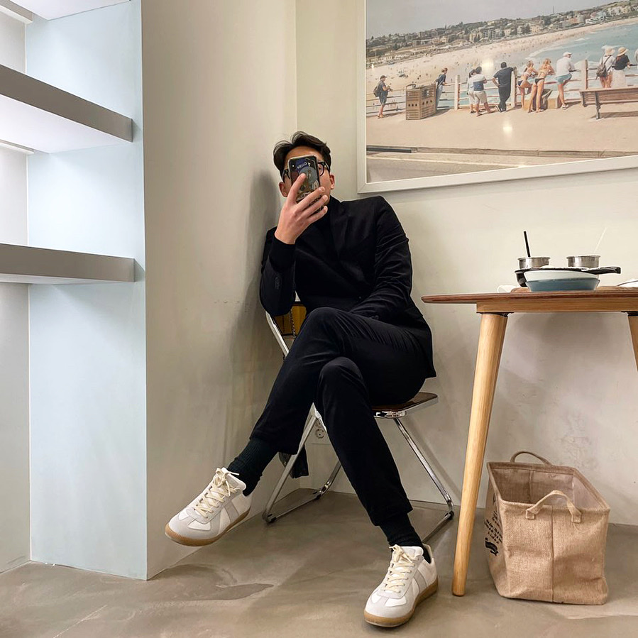 Maison Margiela Calfskin Replica Sneakers 착용 스타일