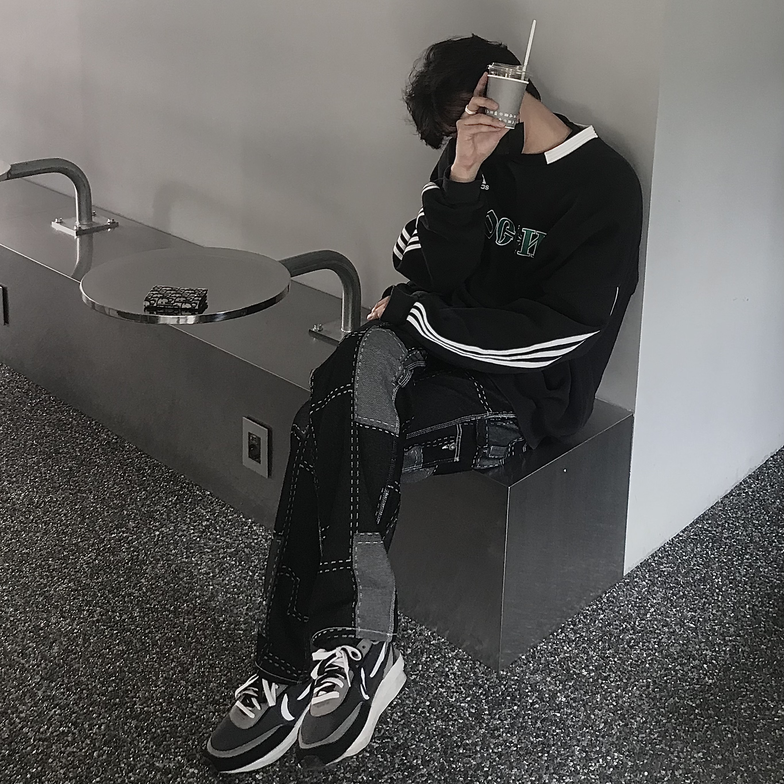 Nike x Sacai LDWaffle Black 착용 스타일