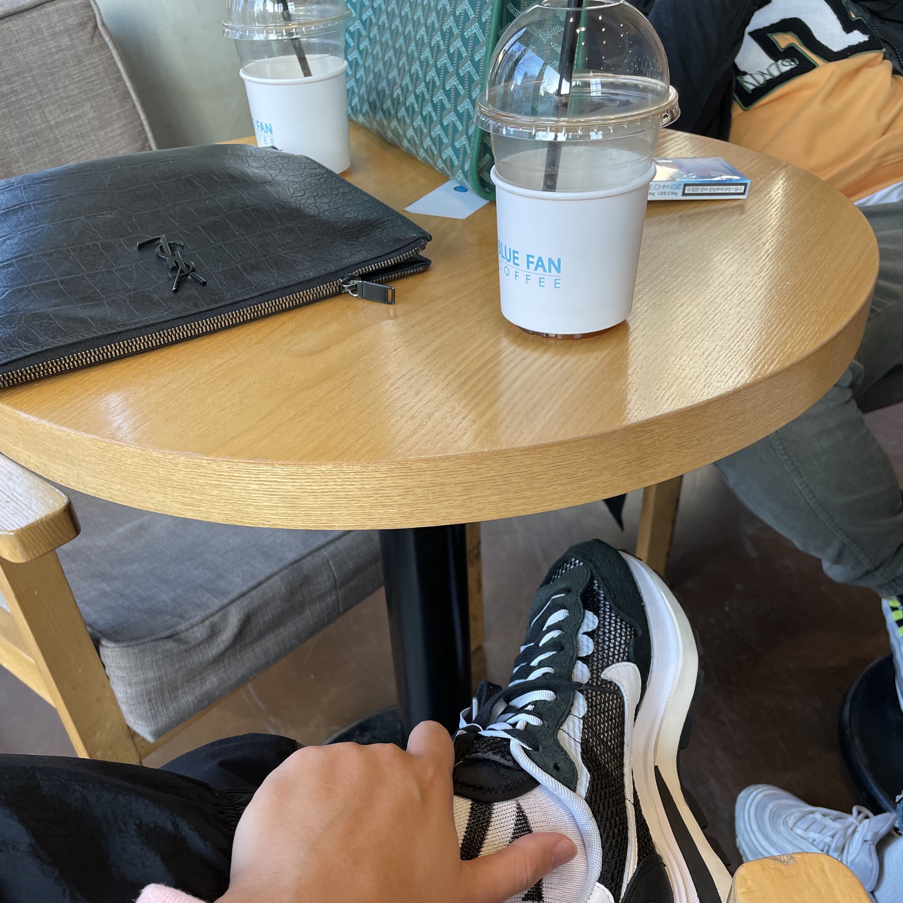 Nike x Sacai VaporWaffle Black White 착용 스타일