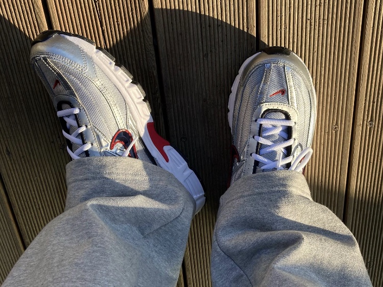Nike Initiator Metallic Silver Black, IAB Studio Hoodie Navy - 21SS 착용 스타일 - 2