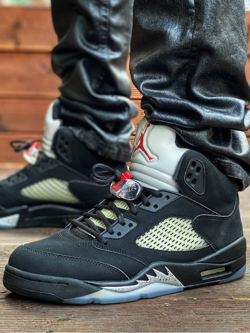 Jordan 5 Retro Black Metallic 2016 착용 스타일 - 2