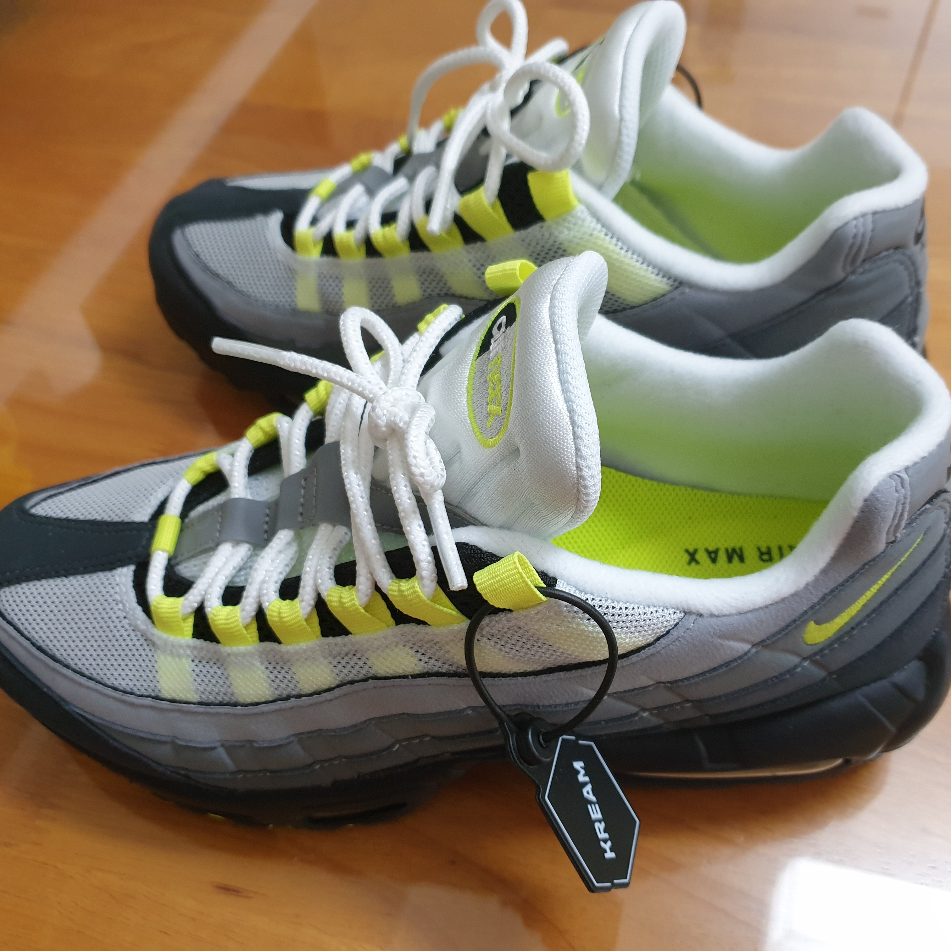 Nike Air Max 95 OG Neon Yellow 2020 착용 스타일
