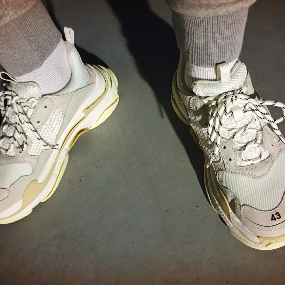 Balenciaga Triple S White 2018 착용 스타일 - 4