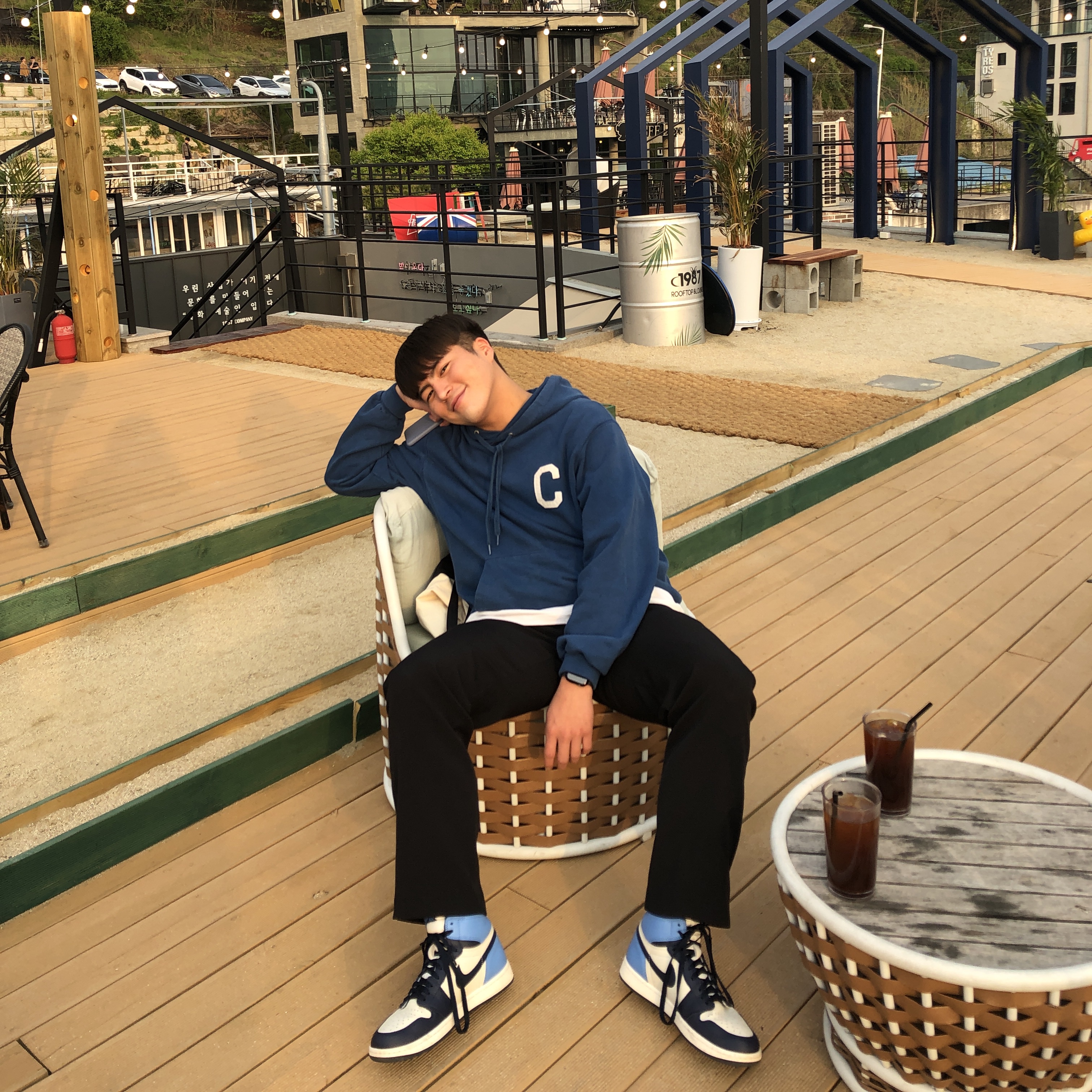 Jordan 1 Retro High Obsidian UNC 착용 스타일