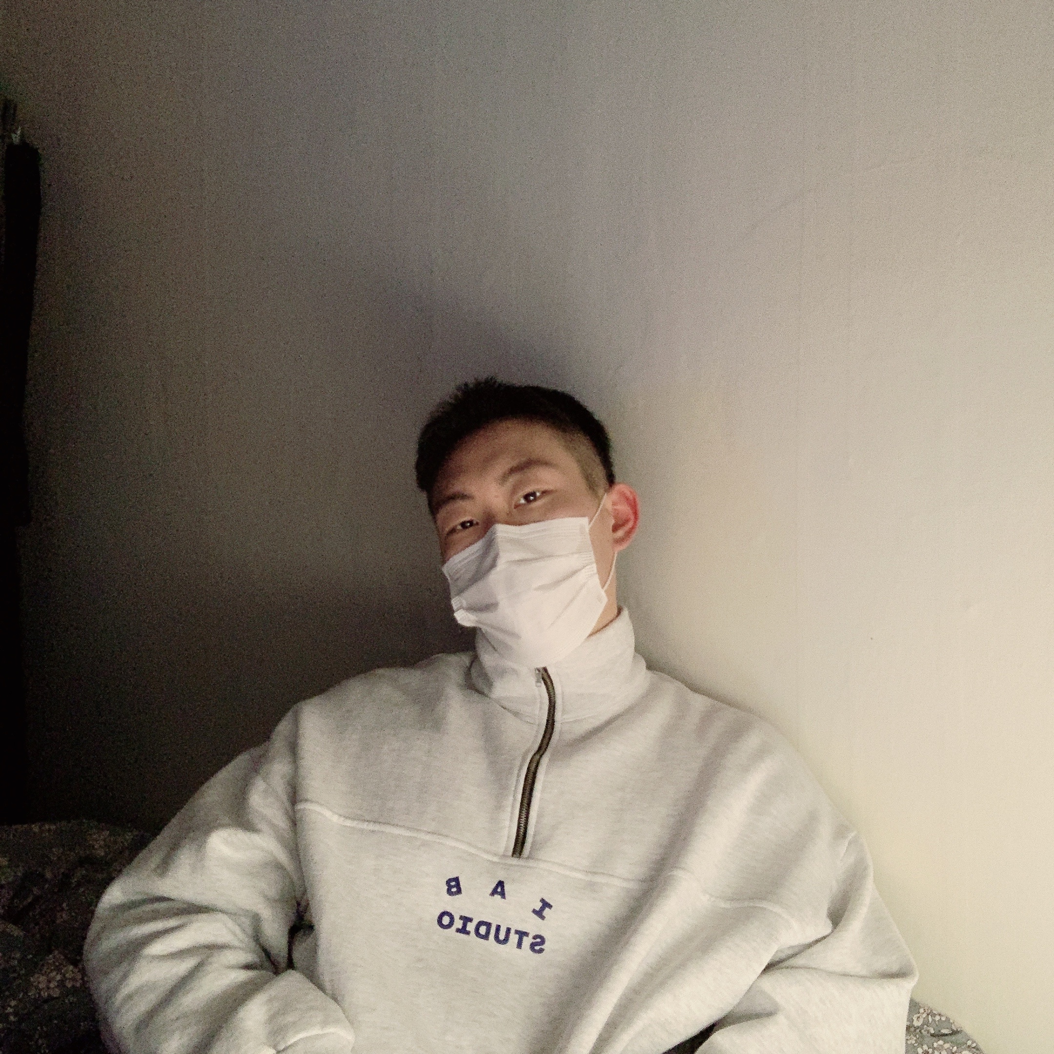IAB Studio Half Zip Pullover Light Gray 착용 스타일 - 1