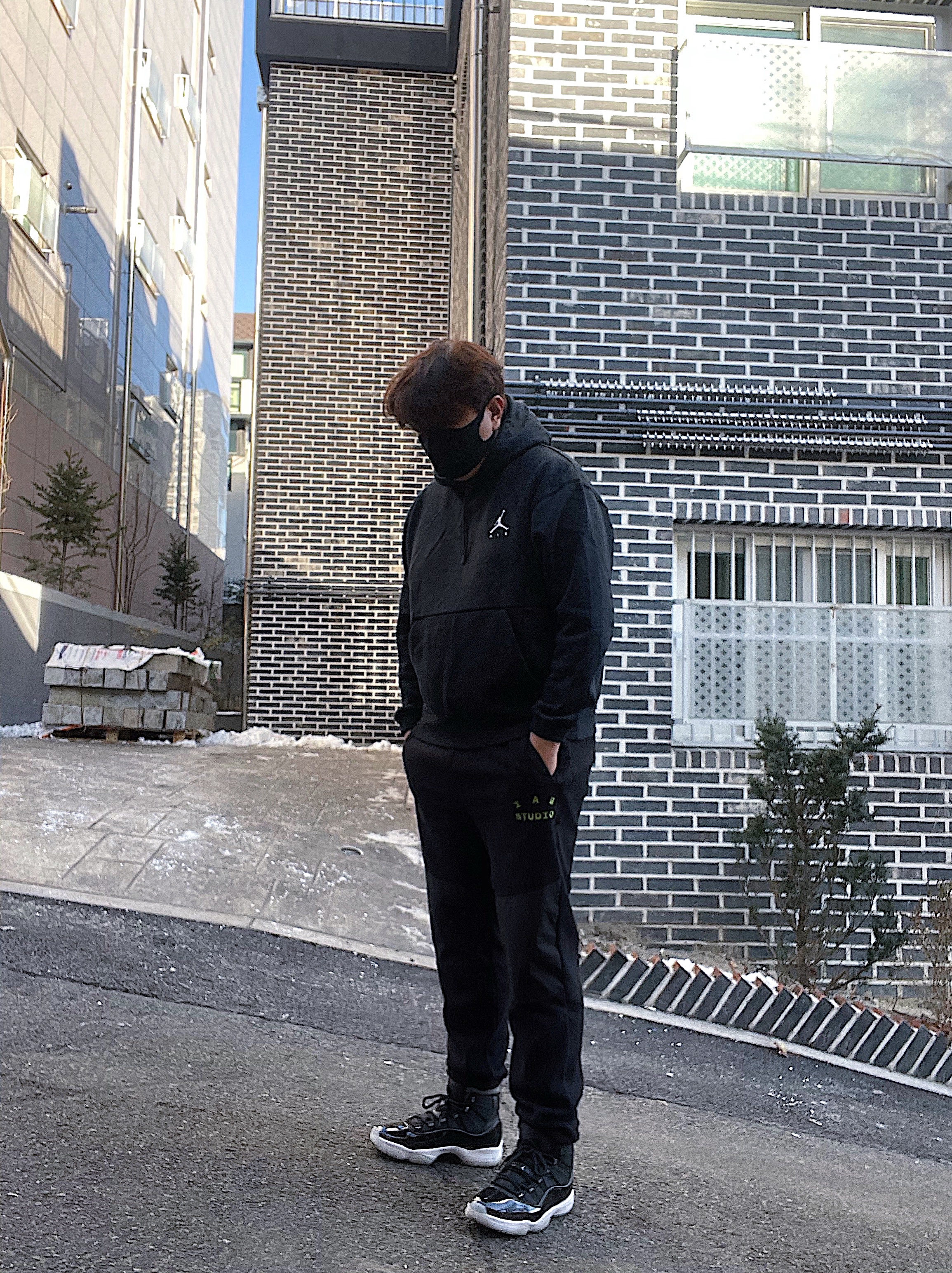 IAB Studio x Asics Fleece Pants Black, Jordan 11 Retro Jubilee 착용 스타일