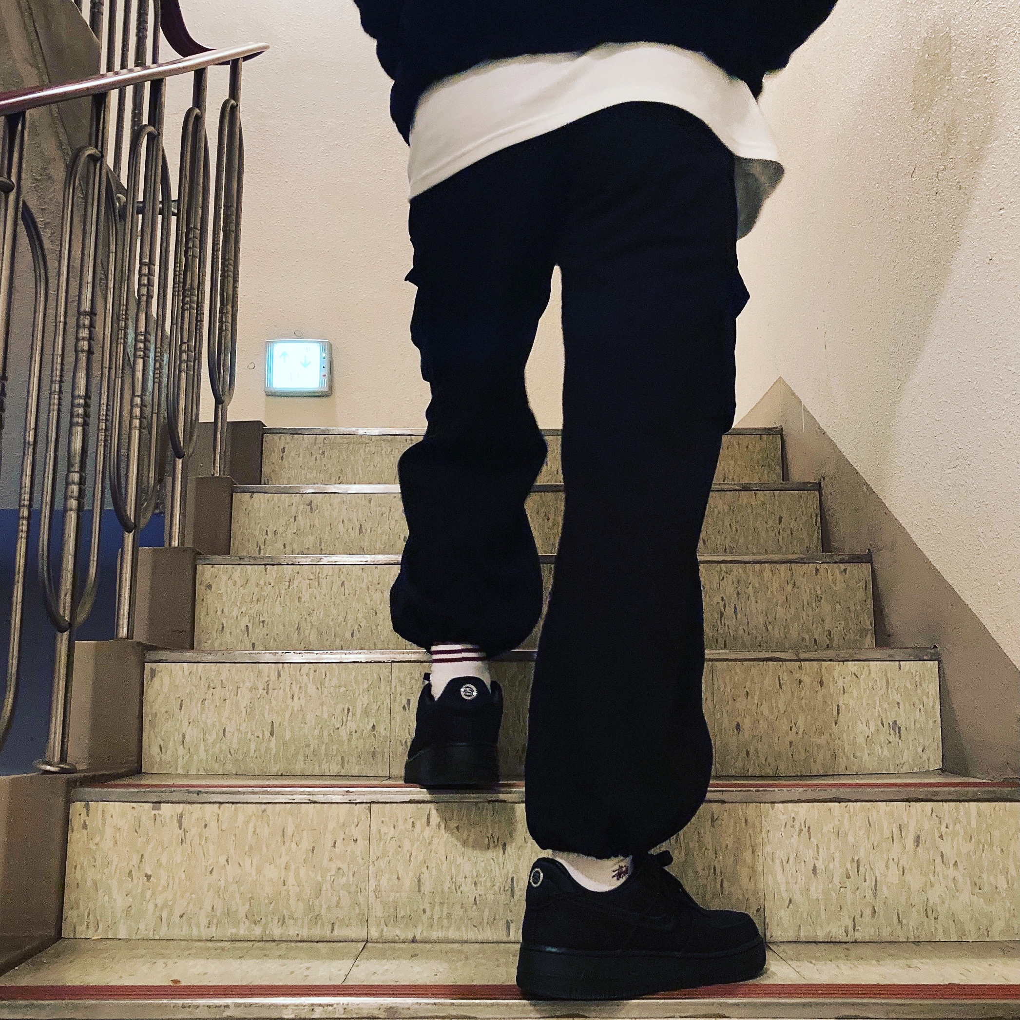 Nike x Stussy Air Force 1 Low Triple Black 착용 스타일