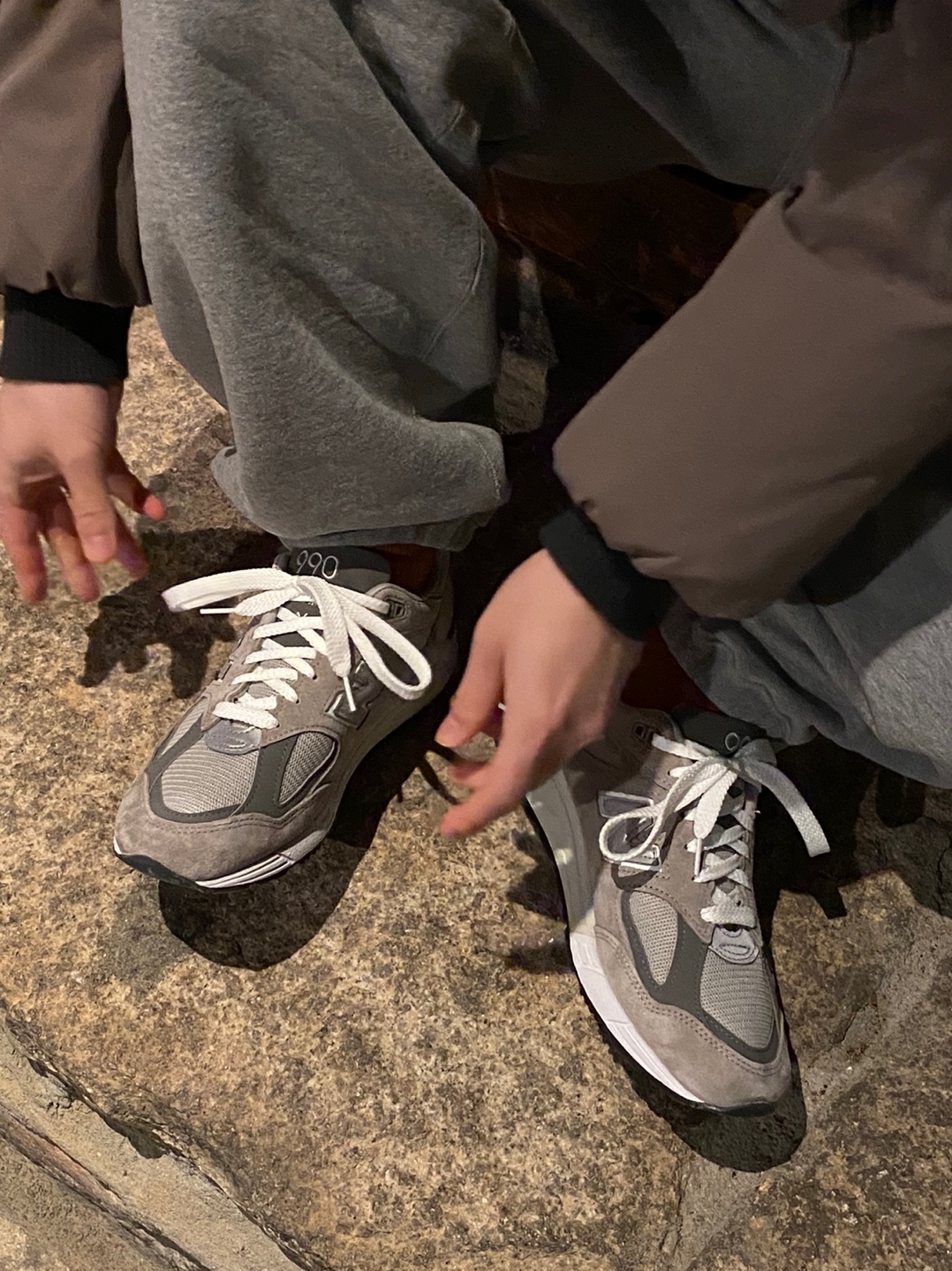 New Balance 990v2 Made in USA Grey 착용 스타일