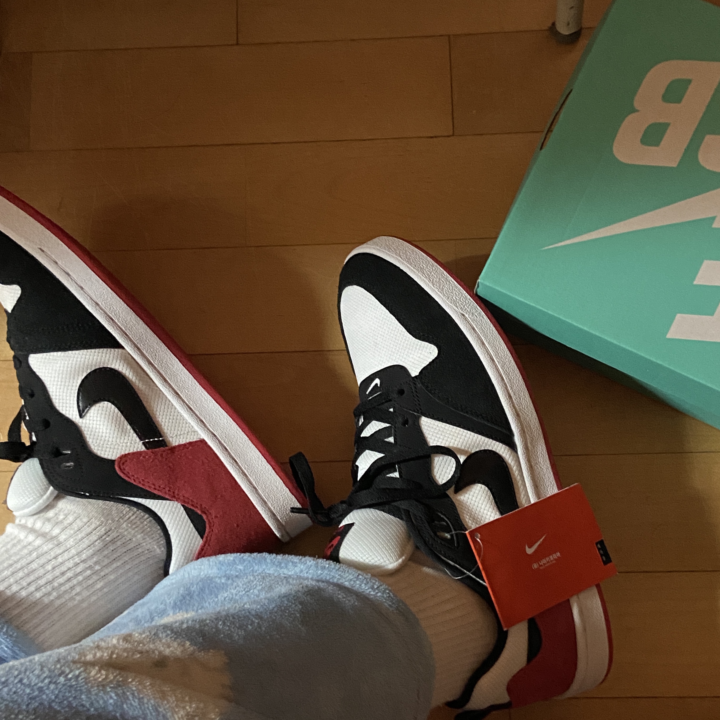 Nike SB Alleyoop University Red 착용 스타일