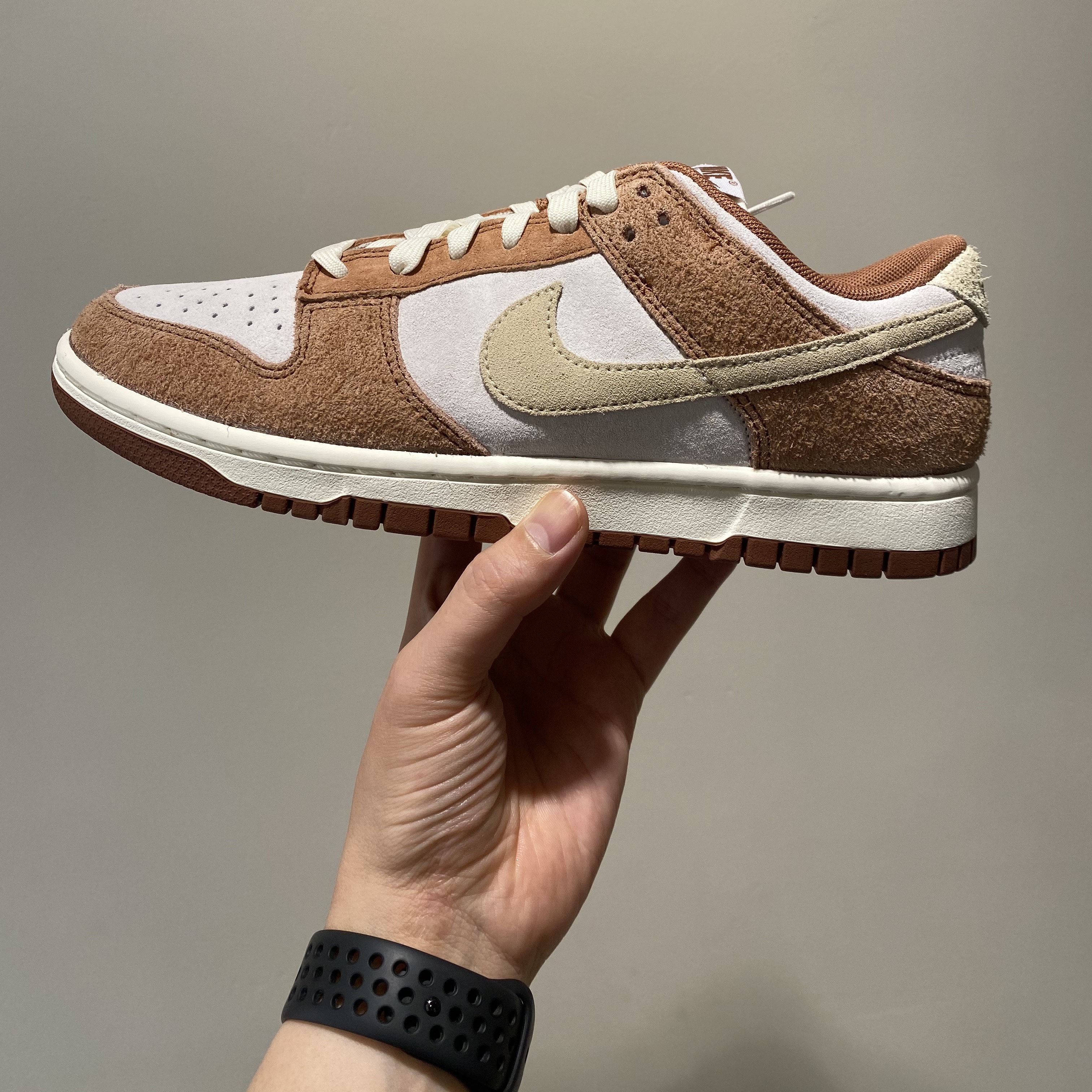 Nike Dunk Low Pro Premium Medium Curry 착용 스타일